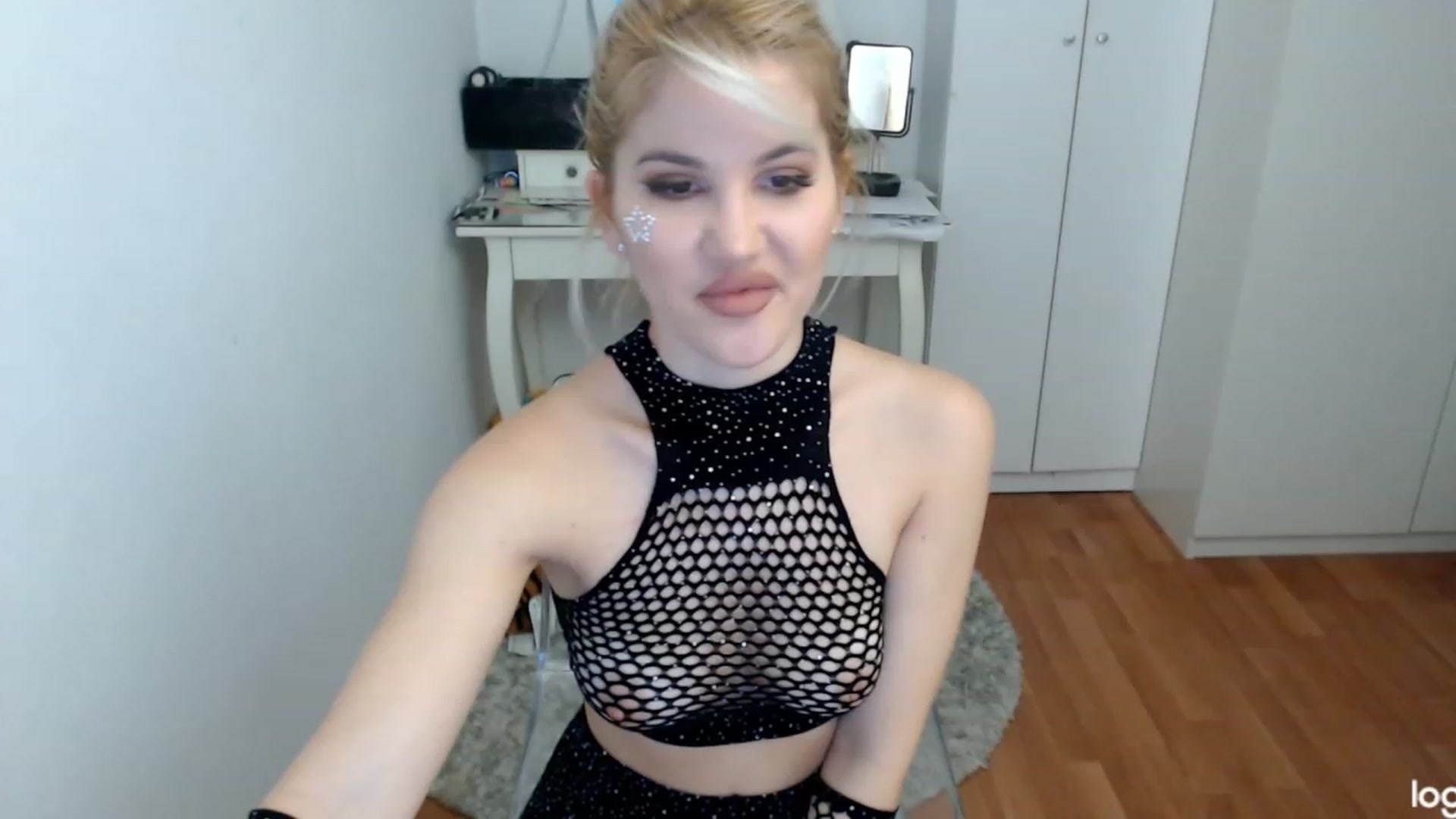 Gallery image thumbnail from AutumnJewel's myfreecams stream on, 10/31/2023, 09:18 image 4 of 20