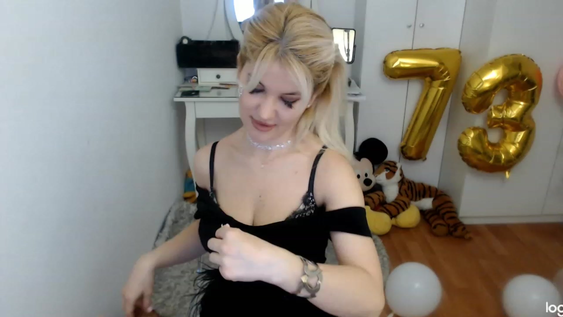 Gallery image thumbnail from AutumnJewel's myfreecams stream on, 11/11/2023, 08:45 image 5 of 20