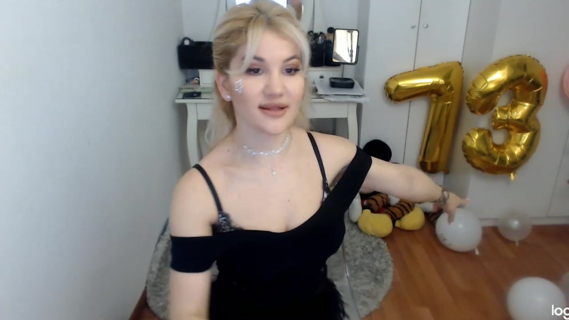 Gallery image thumbnail from AutumnJewel's myfreecams stream on, 11/11/2023, 08:45 image 4 of 20