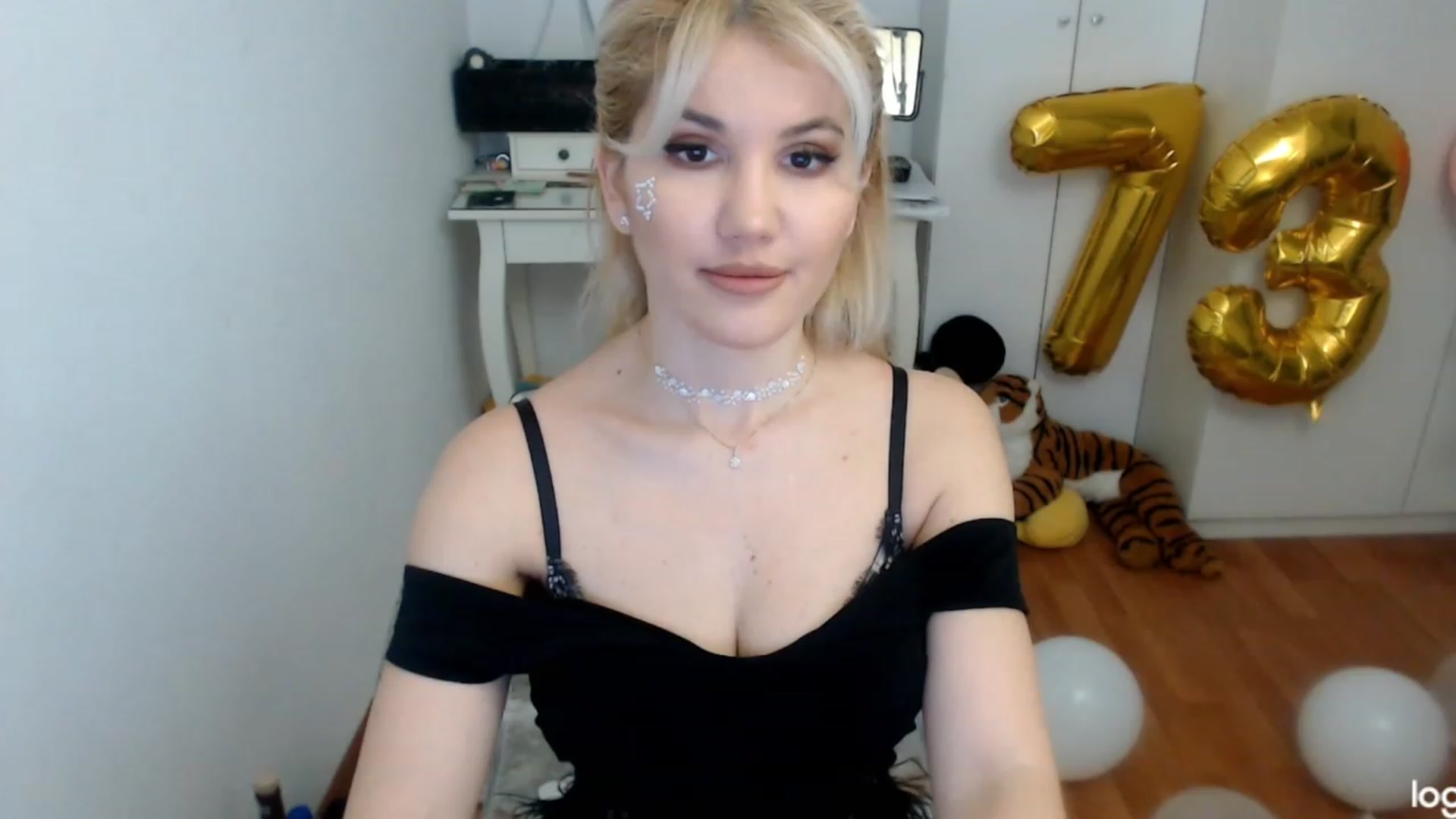 Gallery image thumbnail from AutumnJewel's myfreecams stream on, 11/11/2023, 08:45 image 7 of 20