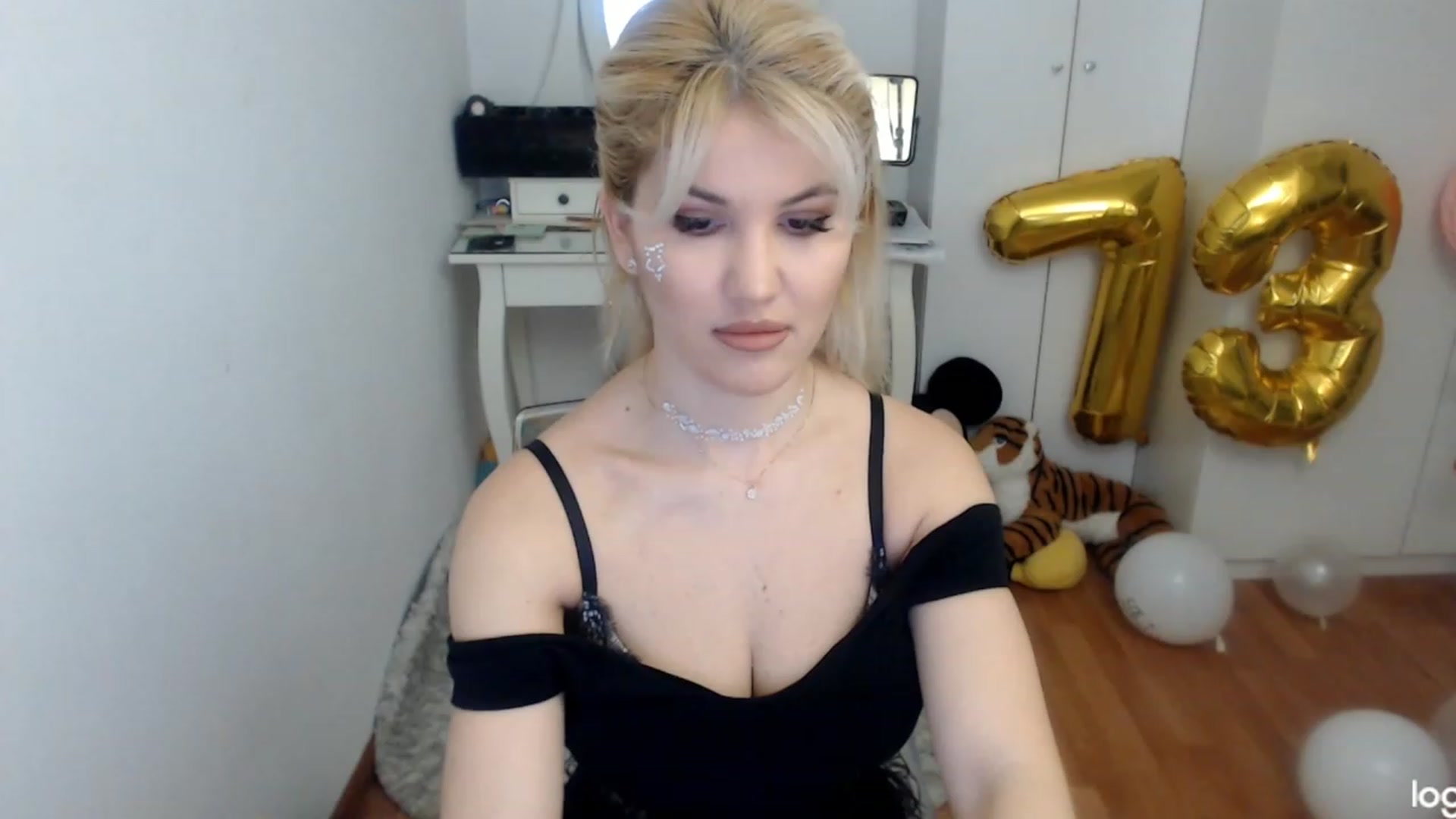 Gallery image thumbnail from AutumnJewel's myfreecams stream on, 11/11/2023, 08:45 image 3 of 20