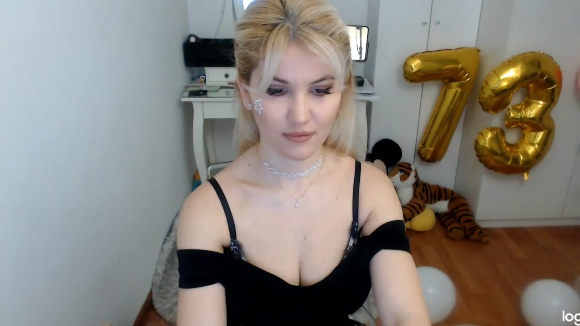 Gallery image thumbnail from AutumnJewel's myfreecams stream on, 11/11/2023, 08:45 image 10 of 20