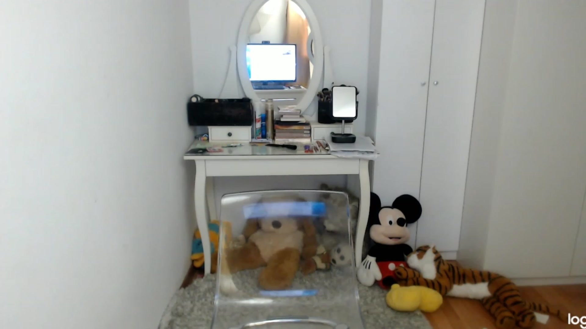 Gallery image thumbnail from AutumnJewel's myfreecams stream on, 11/18/2023, 10:46 image 11 of 20