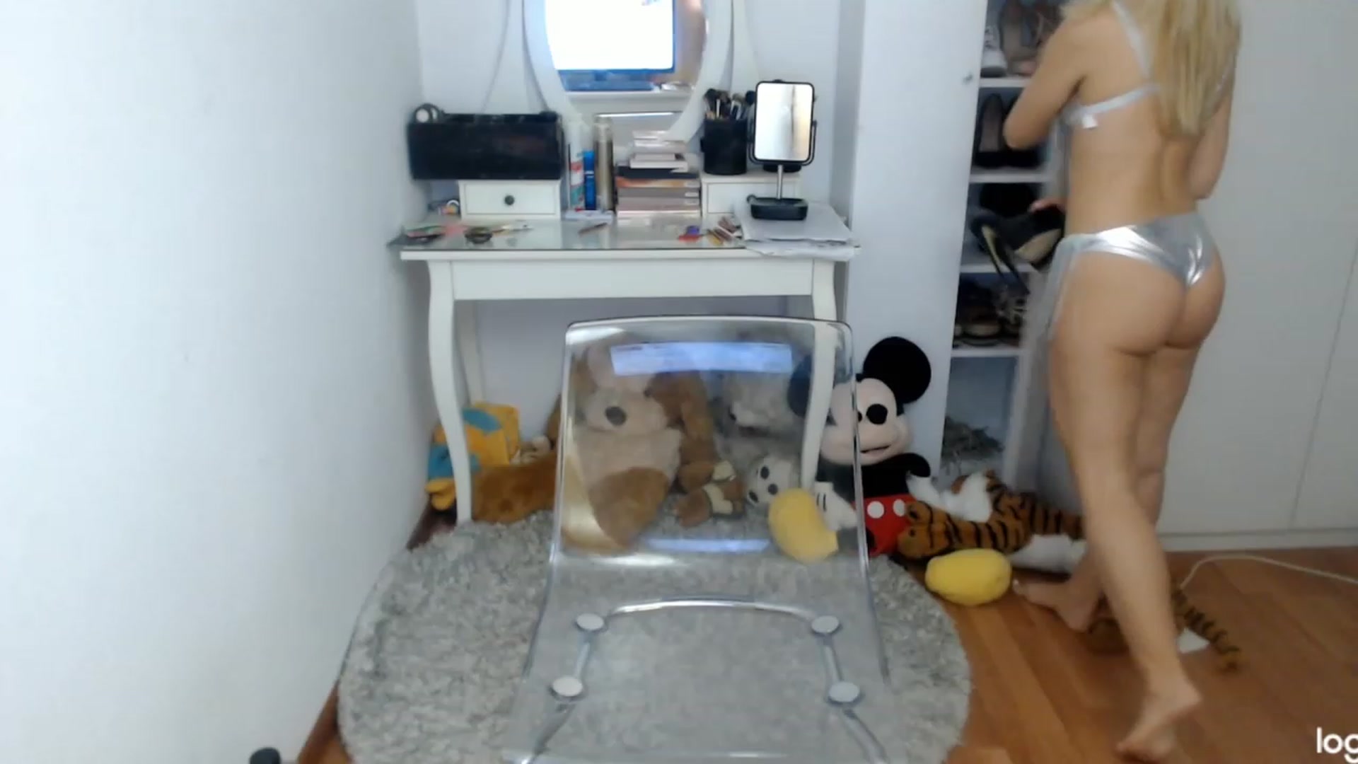 Gallery image thumbnail from AutumnJewel's myfreecams stream on, 11/19/2023, 08:57 image 6 of 20