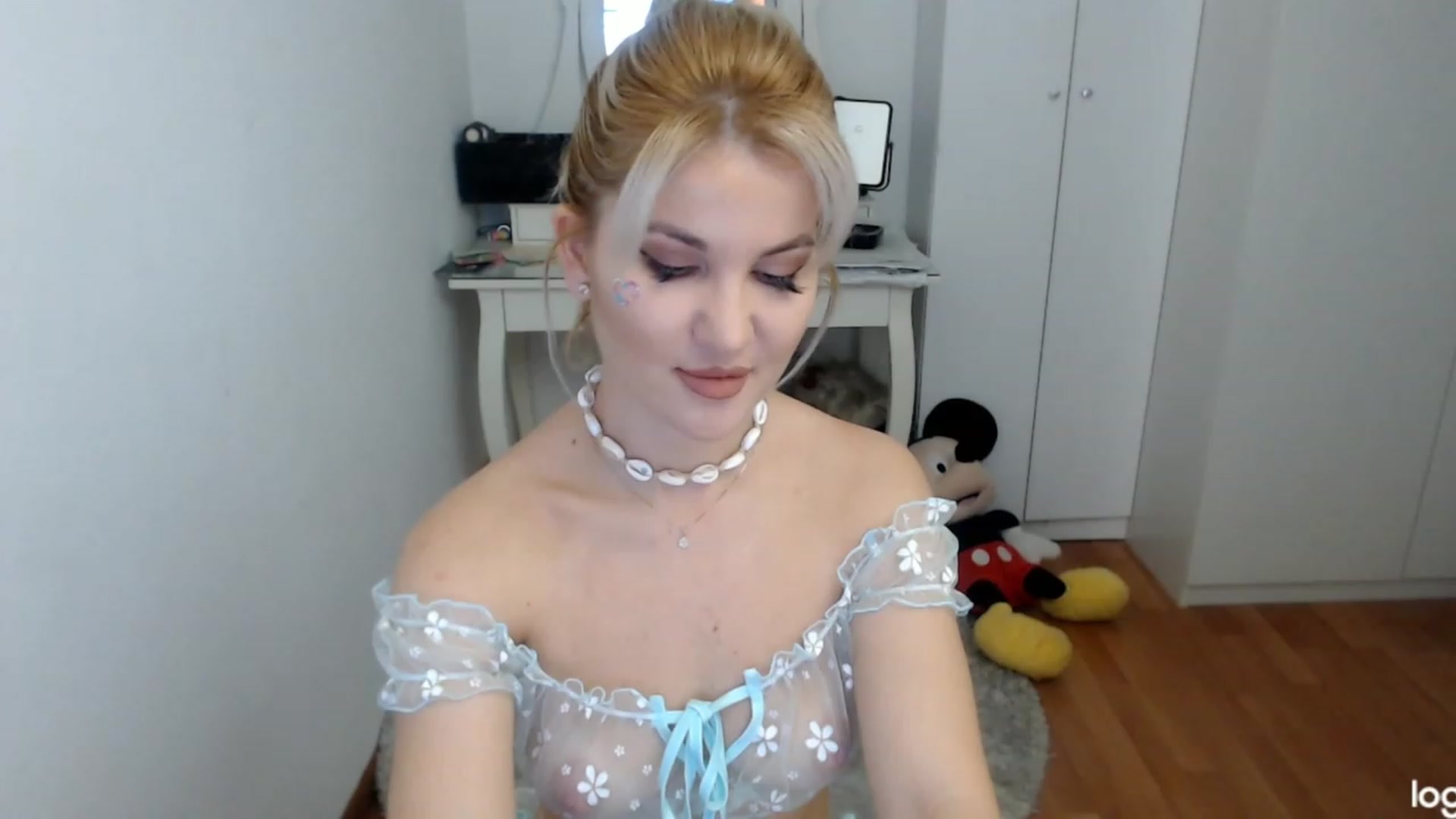Gallery image thumbnail from AutumnJewel's myfreecams stream on, 11/21/2023, 09:14 image 3 of 20