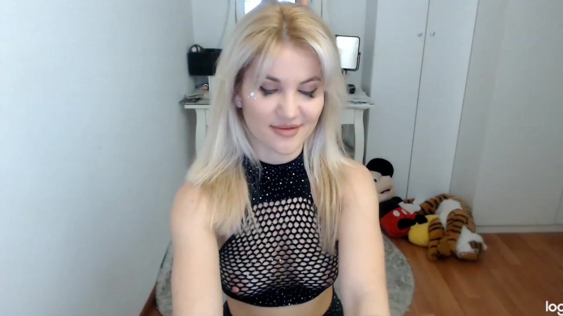 Gallery image thumbnail from AutumnJewel's myfreecams stream on, 11/22/2023, 08:17 image 12 of 20
