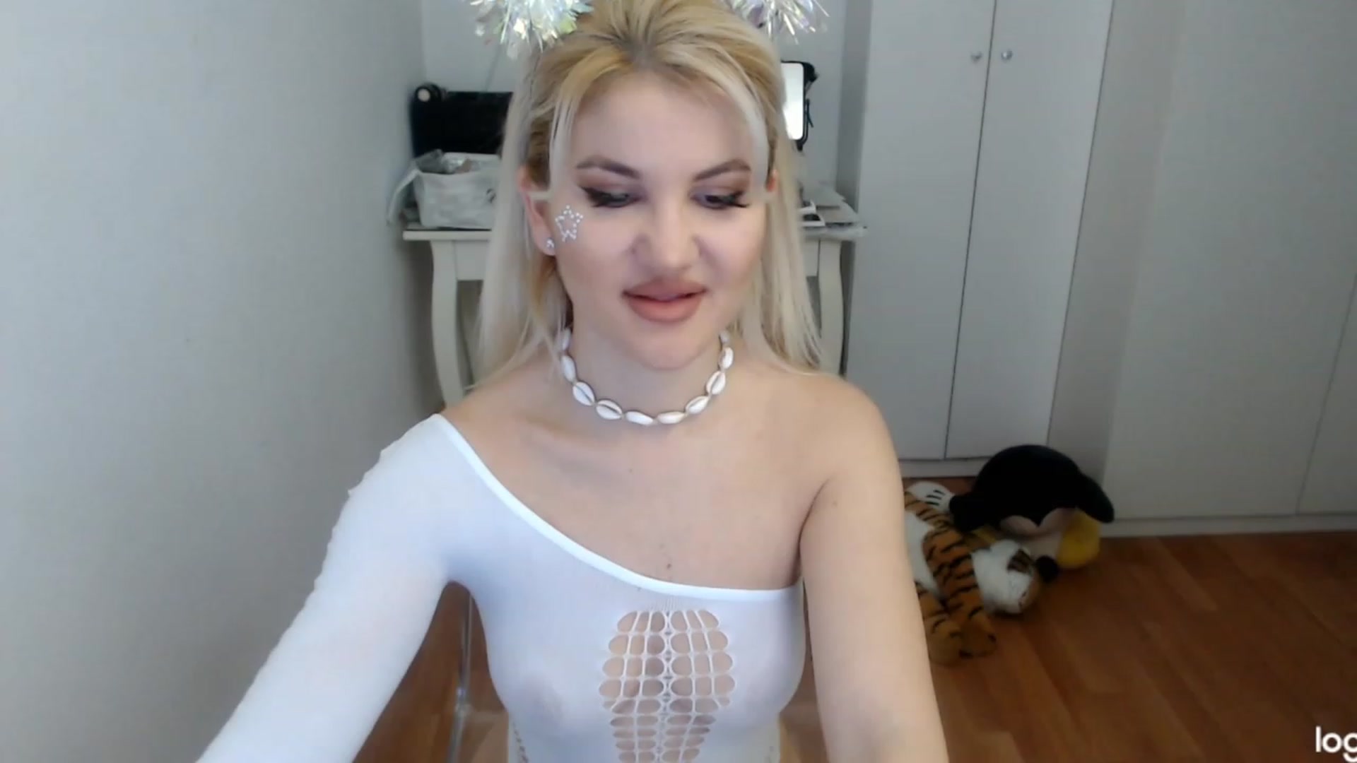 Gallery image thumbnail from AutumnJewel's myfreecams stream on, 11/29/2023, 08:42 image 5 of 20