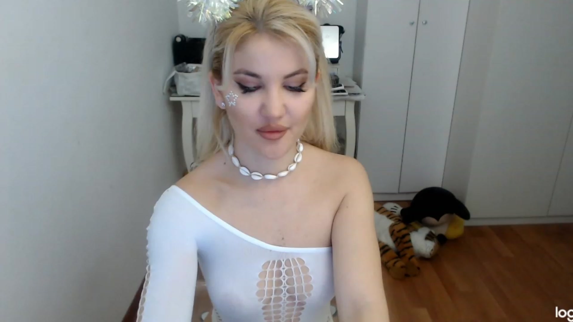 Gallery image thumbnail from AutumnJewel's myfreecams stream on, 11/29/2023, 08:42 image 8 of 20