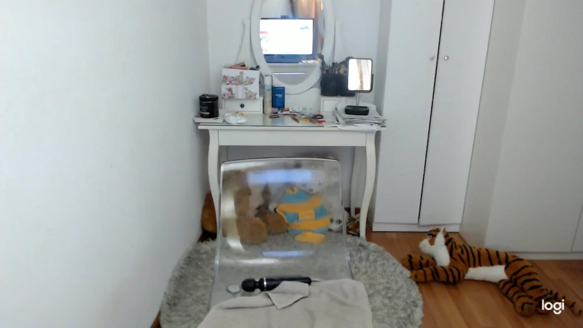 Gallery image thumbnail from AutumnJewel's myfreecams stream on, 09/21/2024, 09:42 image 17 of 20