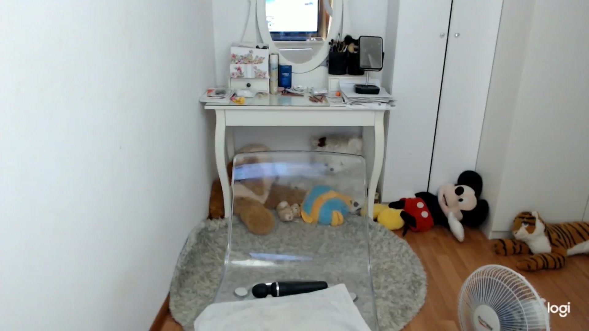 Gallery image thumbnail from AutumnJewel's myfreecams stream on, 10/01/2024, 09:03 image 12 of 20