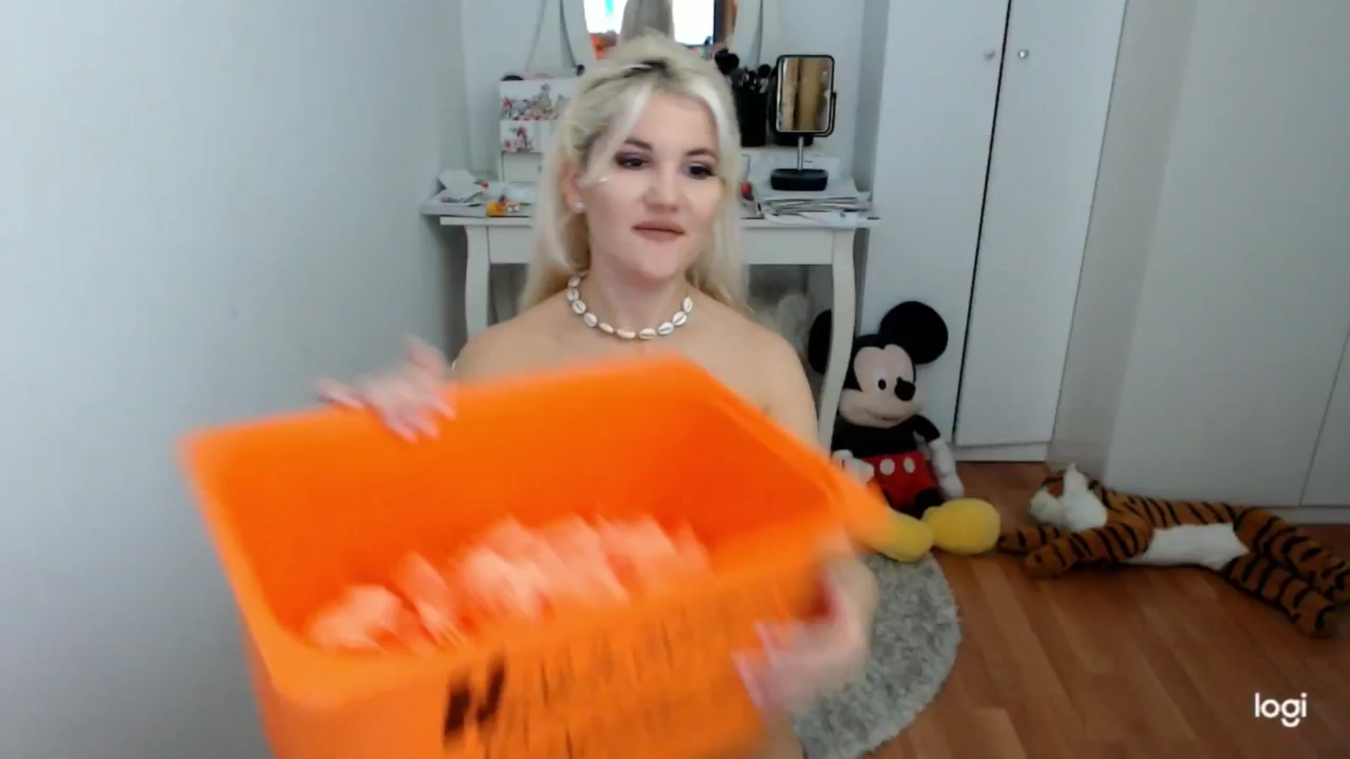 Gallery image thumbnail from AutumnJewel's myfreecams stream on, 10/11/2024, 08:42 image 4 of 20
