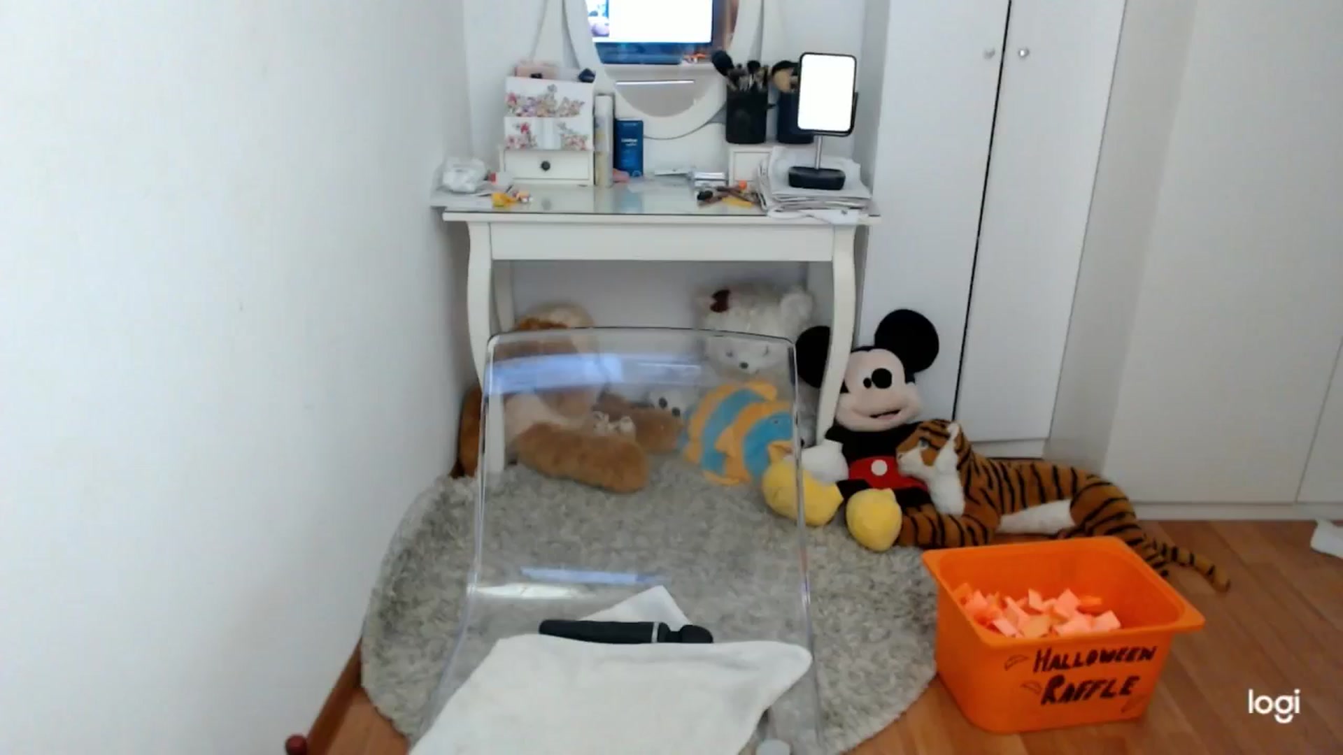 Gallery image thumbnail from AutumnJewel's myfreecams stream on, 10/20/2024, 10:00 image 10 of 20