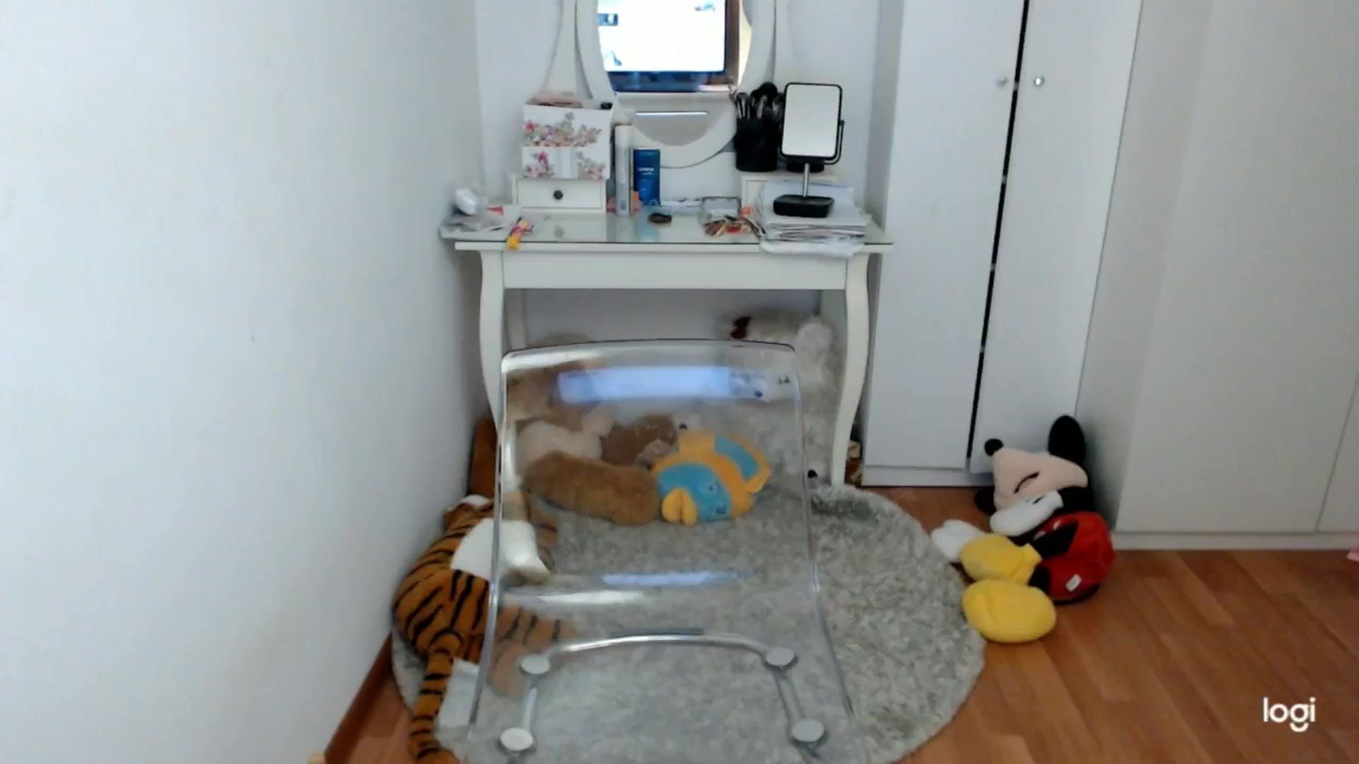 Gallery image thumbnail from AutumnJewel's myfreecams stream on, 11/18/2024, 09:33 image 8 of 20