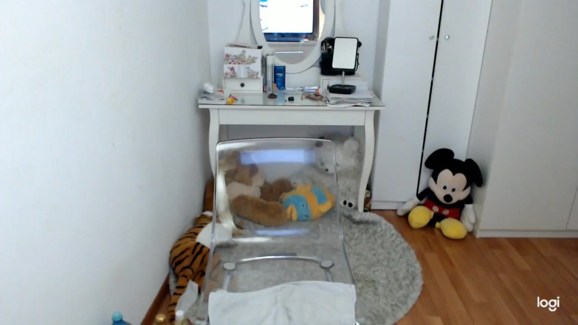 Gallery image thumbnail from AutumnJewel's myfreecams stream on, 11/20/2024, 09:43 image 5 of 20