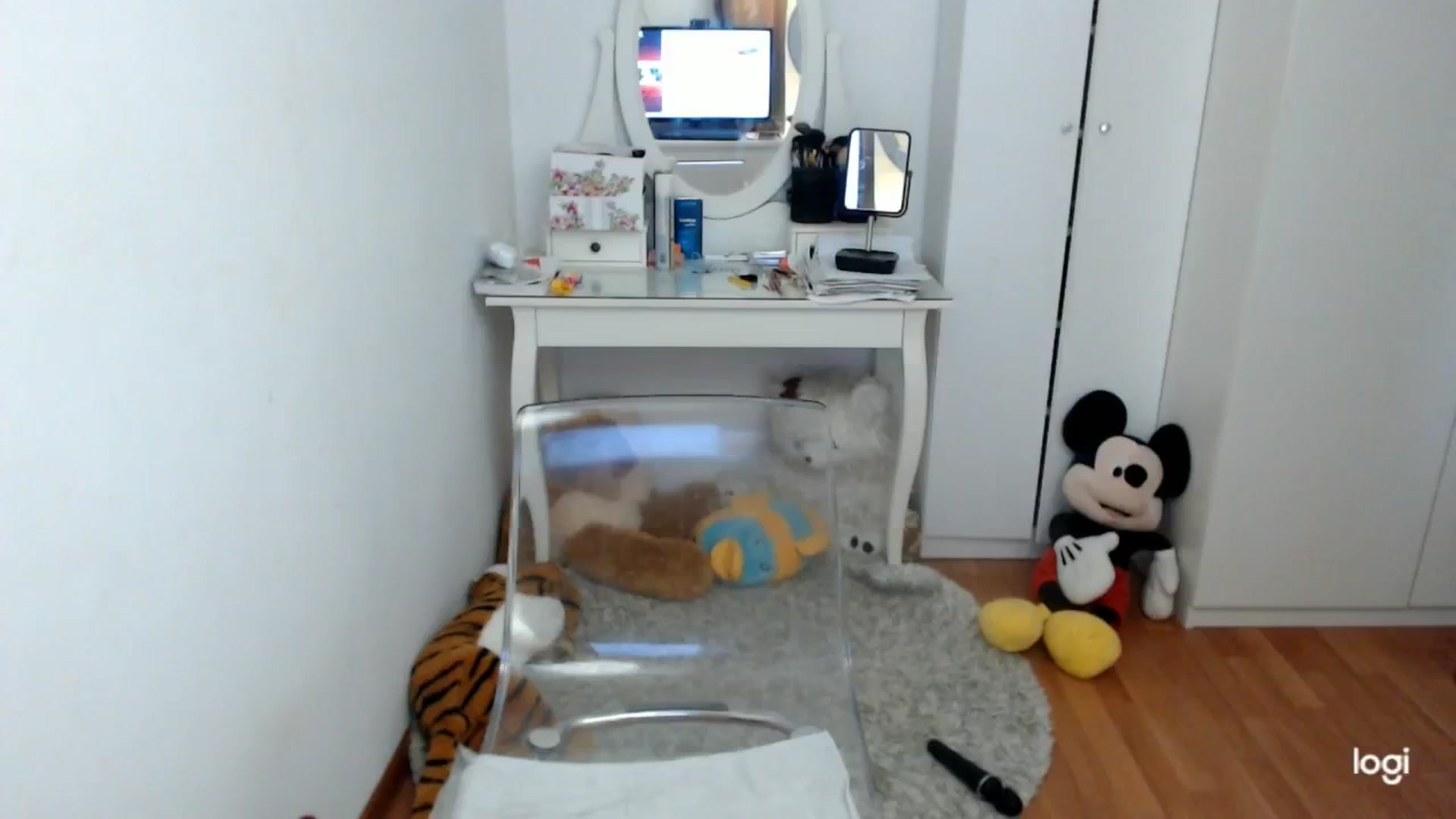 Gallery image thumbnail from AutumnJewel's myfreecams stream on, 11/21/2024, 09:32 image 19 of 20