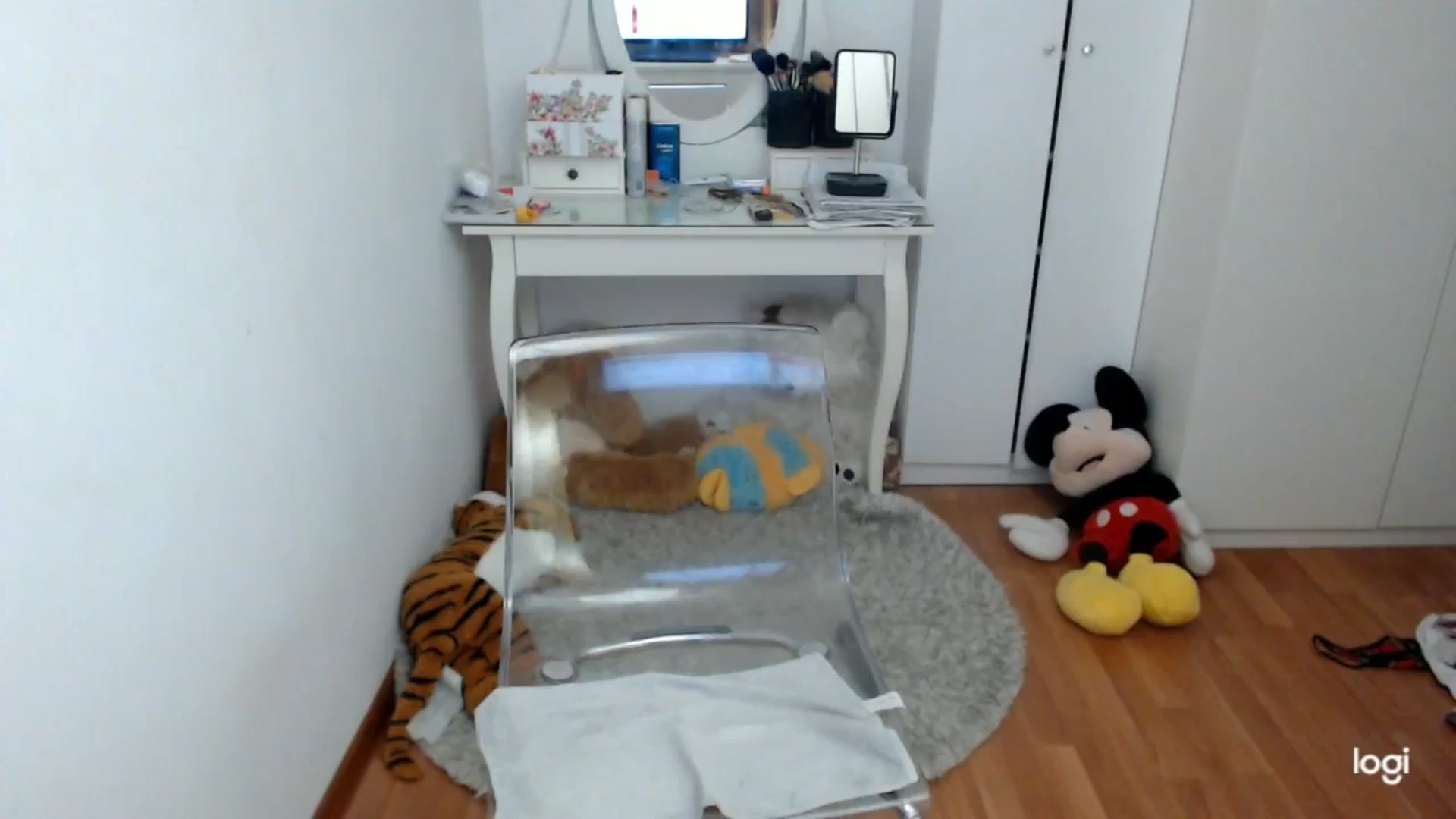 Gallery image thumbnail from AutumnJewel's myfreecams stream on, 12/01/2024, 09:51 image 16 of 20