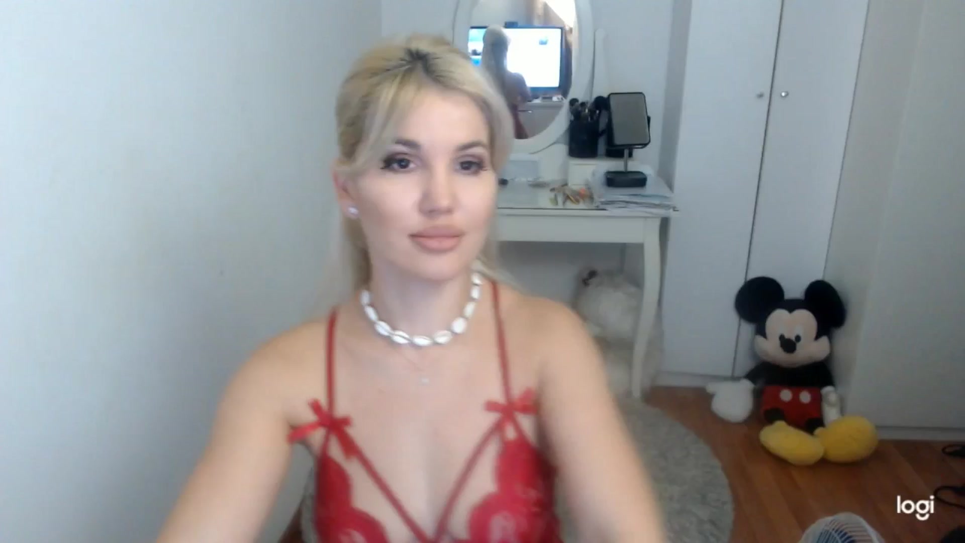 Gallery image thumbnail from AutumnJewel's myfreecams stream on, 09/25/2025, 08:23 image 2 of 20