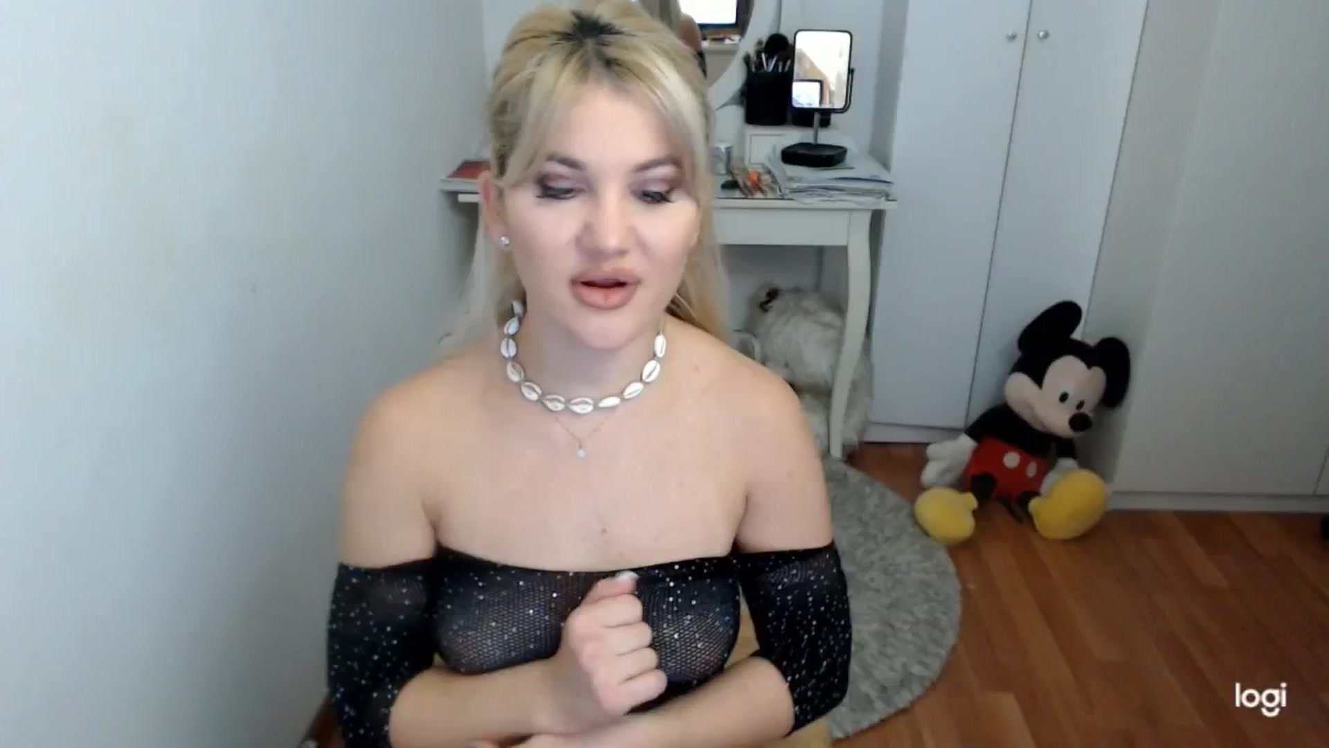 Gallery image thumbnail from AutumnJewel's myfreecams stream on, 10/05/2025, 08:36 image 5 of 20