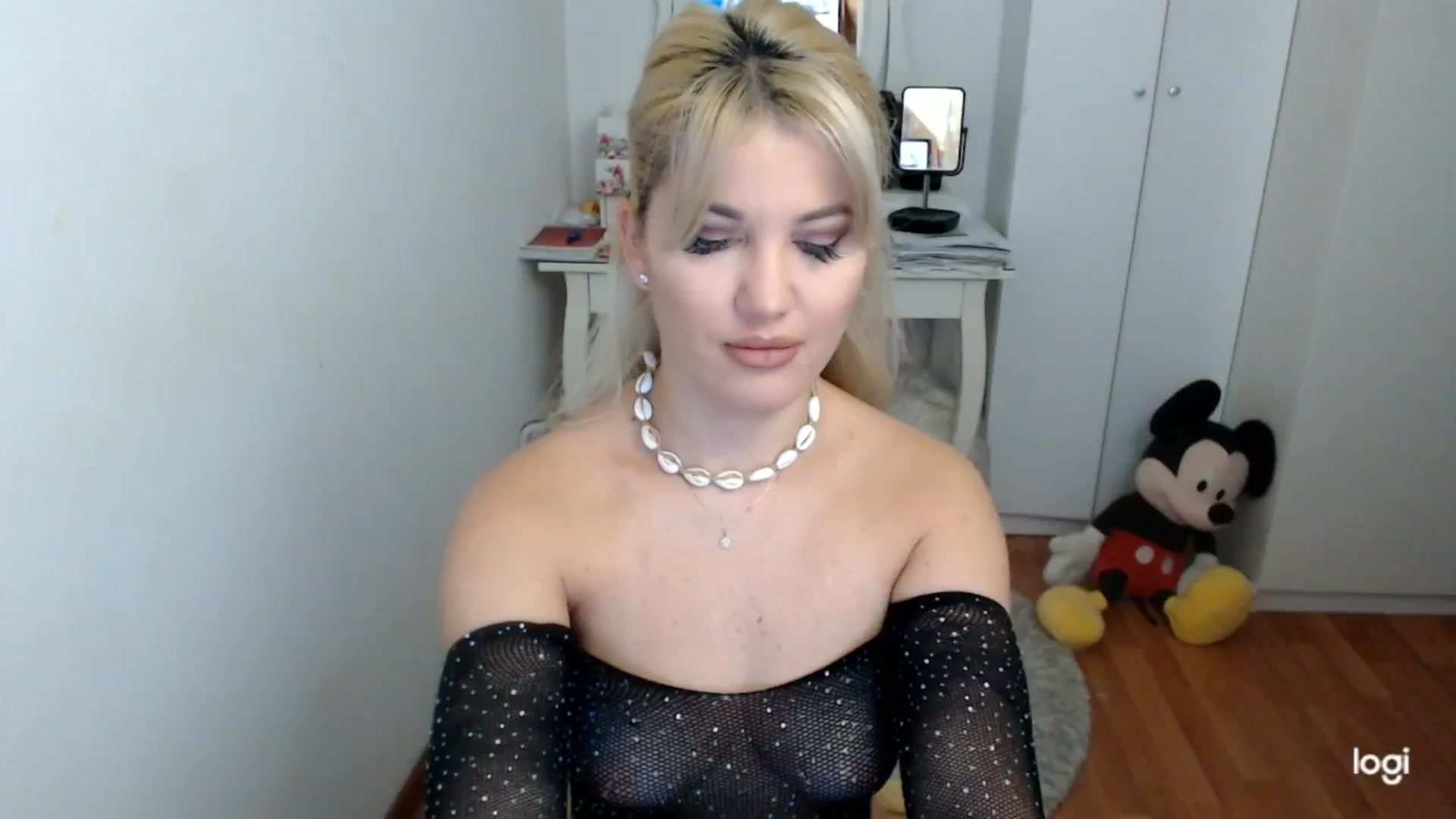 Gallery image thumbnail from AutumnJewel's myfreecams stream on, 10/05/2025, 08:36 image 2 of 20