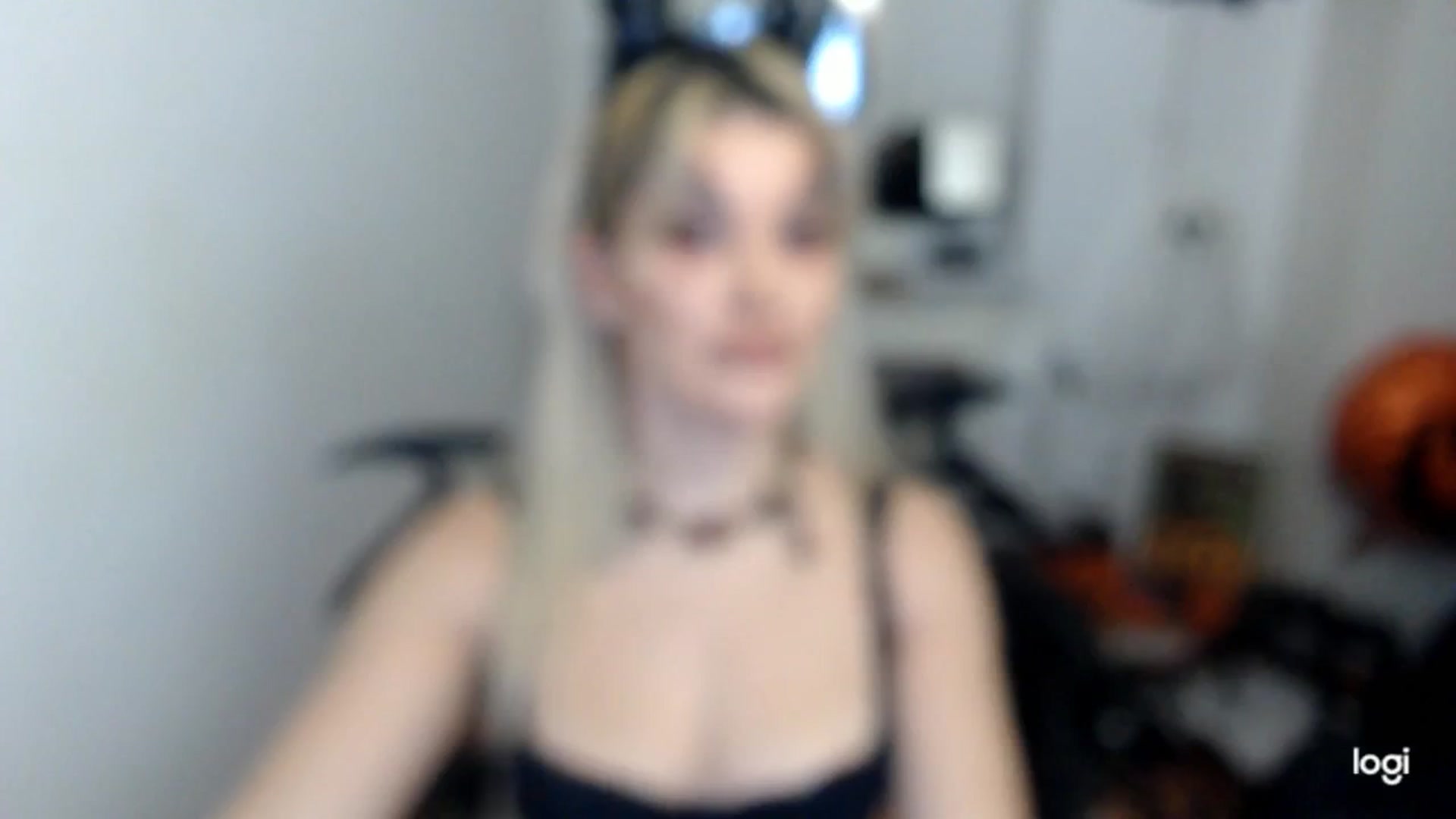 Gallery image thumbnail from AutumnJewel's myfreecams stream on, 10/31/2025, 09:12 image 1 of 20