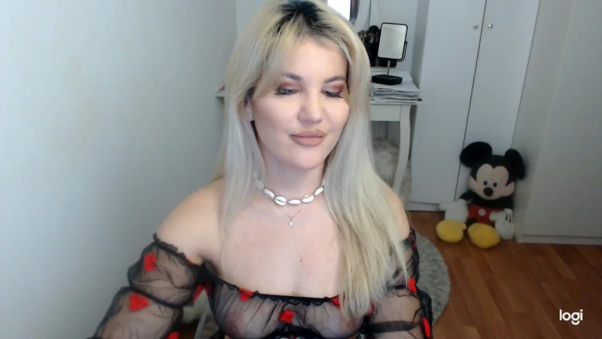 Gallery image thumbnail from AutumnJewel's myfreecams stream on, 11/04/2025, 09:37 image 1 of 20