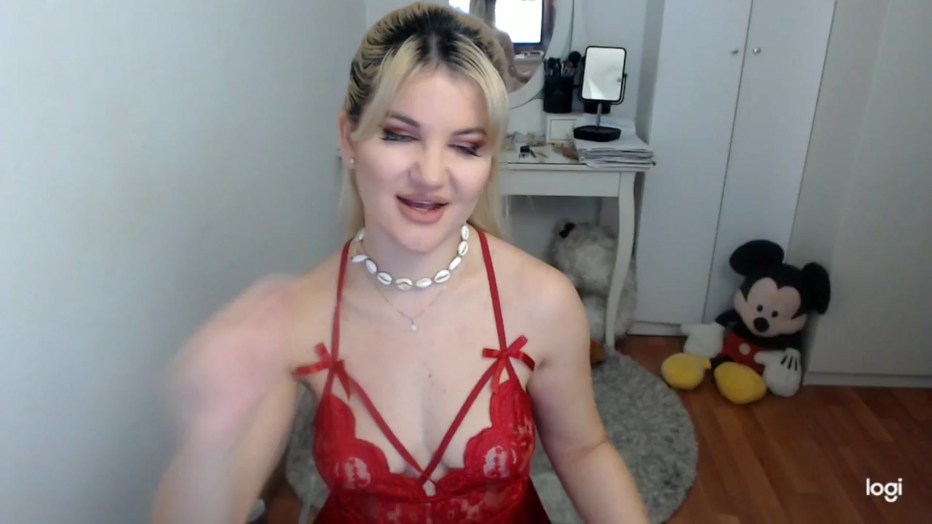 Gallery image thumbnail from AutumnJewel's myfreecams stream on, 11/05/2025, 09:28 image 3 of 20