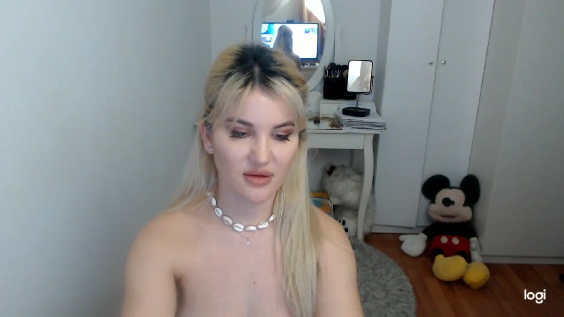 Gallery image thumbnail from AutumnJewel's myfreecams stream on, 11/16/2025, 09:42 image 20 of 20