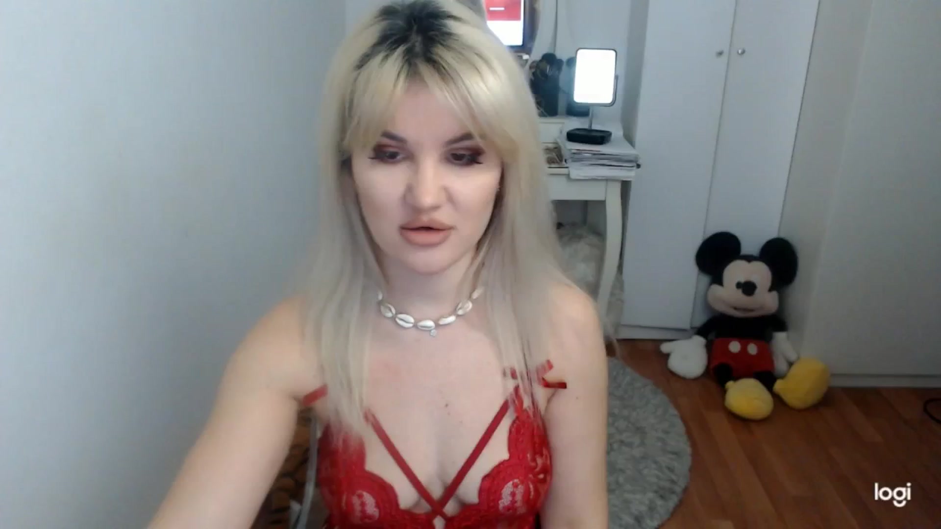 Gallery image thumbnail from AutumnJewel's myfreecams stream on, 11/19/2025, 07:16 image 9 of 20
