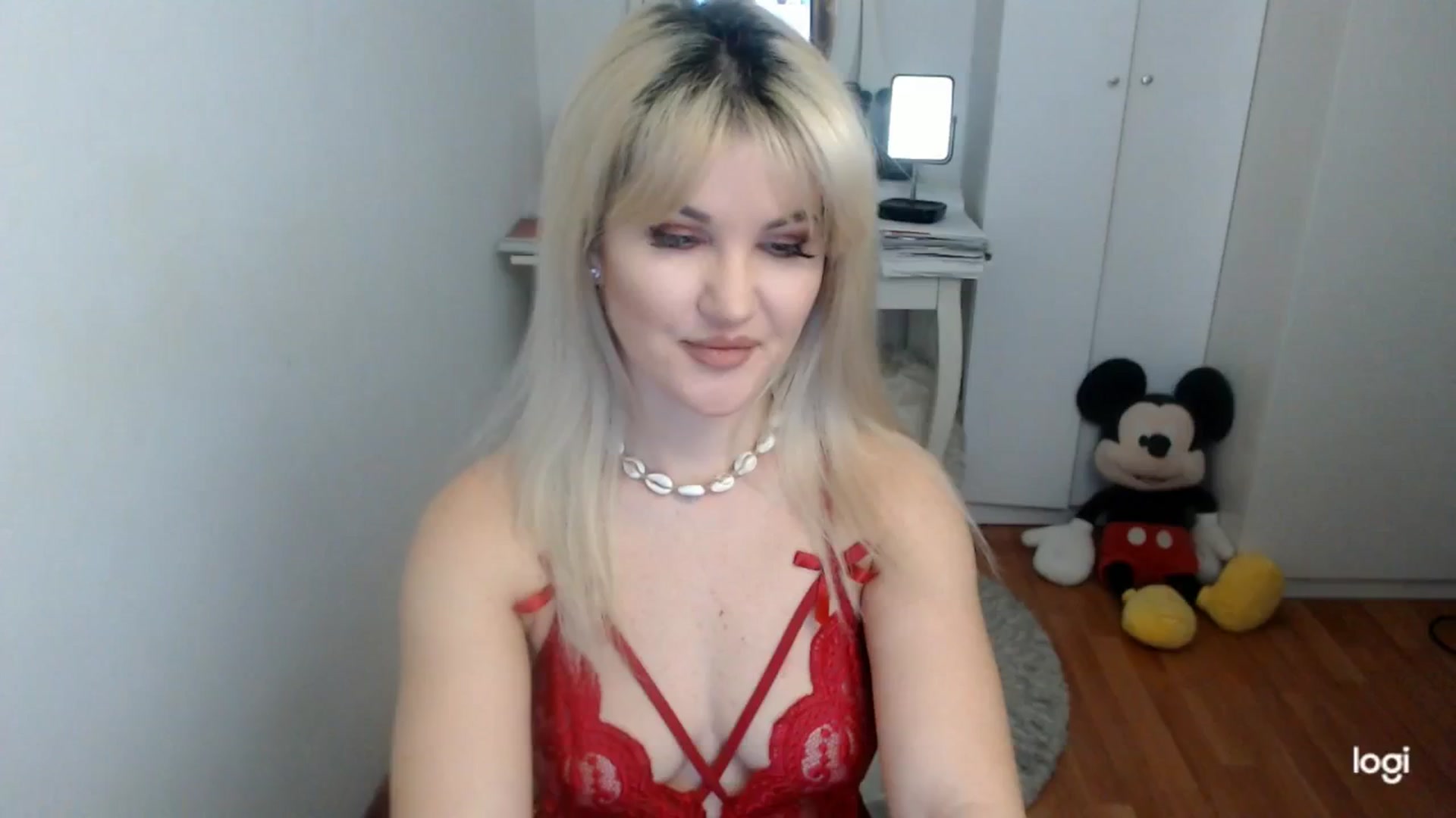 Gallery image thumbnail from AutumnJewel's myfreecams stream on, 11/19/2025, 07:16 image 7 of 20