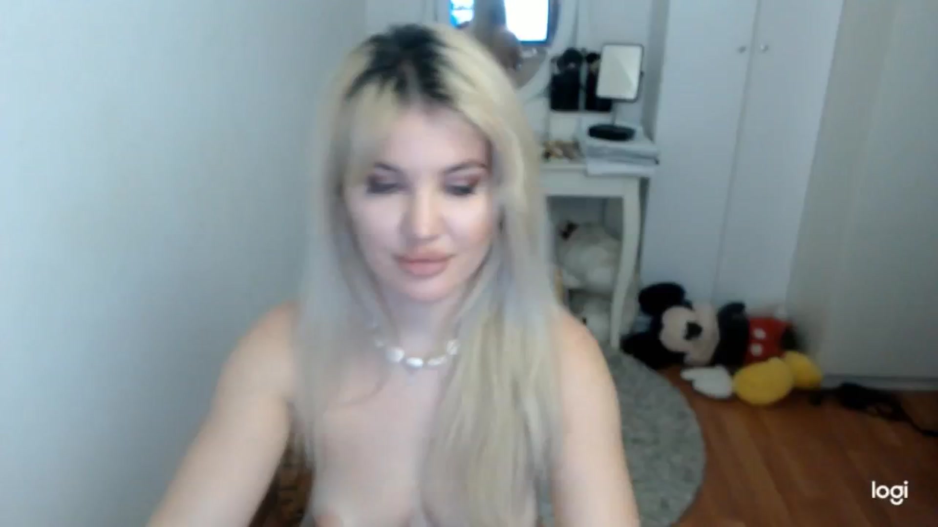 Gallery image thumbnail from AutumnJewel's myfreecams stream on, 11/20/2025, 09:57 image 13 of 20