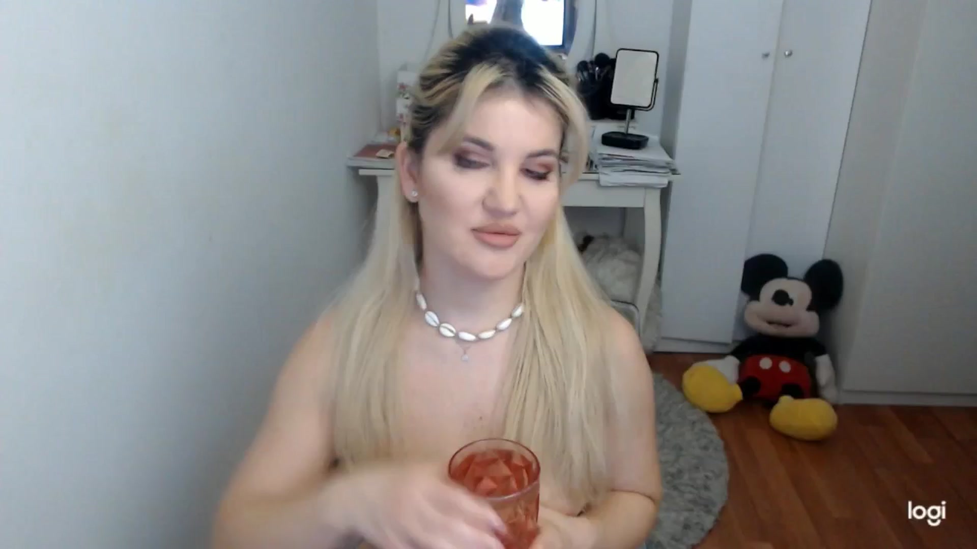 Gallery image thumbnail from AutumnJewel's myfreecams stream on, 11/24/2025, 07:36 image 1 of 20