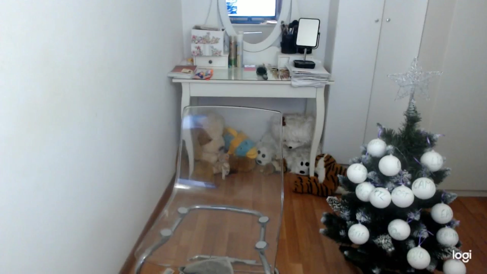Gallery image thumbnail from AutumnJewel's myfreecams stream on, 12/08/2025, 10:16 image 6 of 20