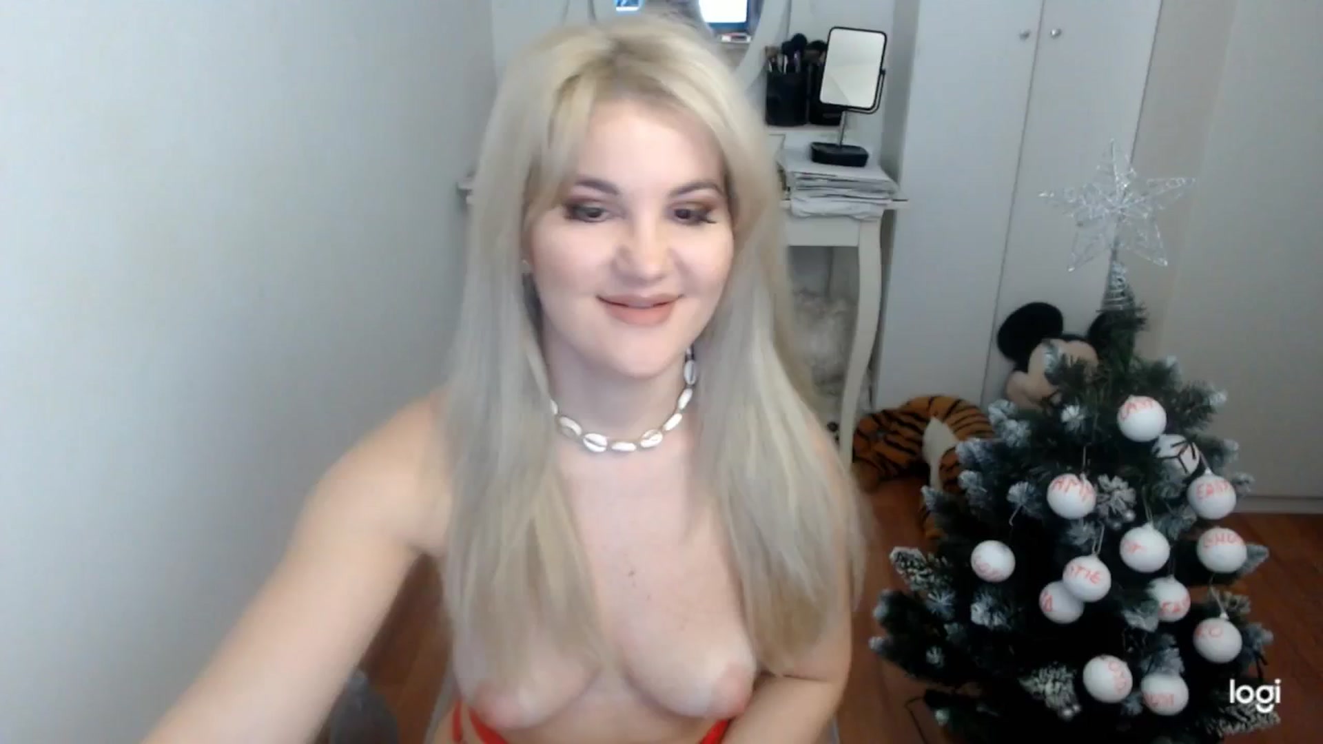 Gallery image thumbnail from AutumnJewel's myfreecams stream on, 12/09/2025, 07:56 image 8 of 20