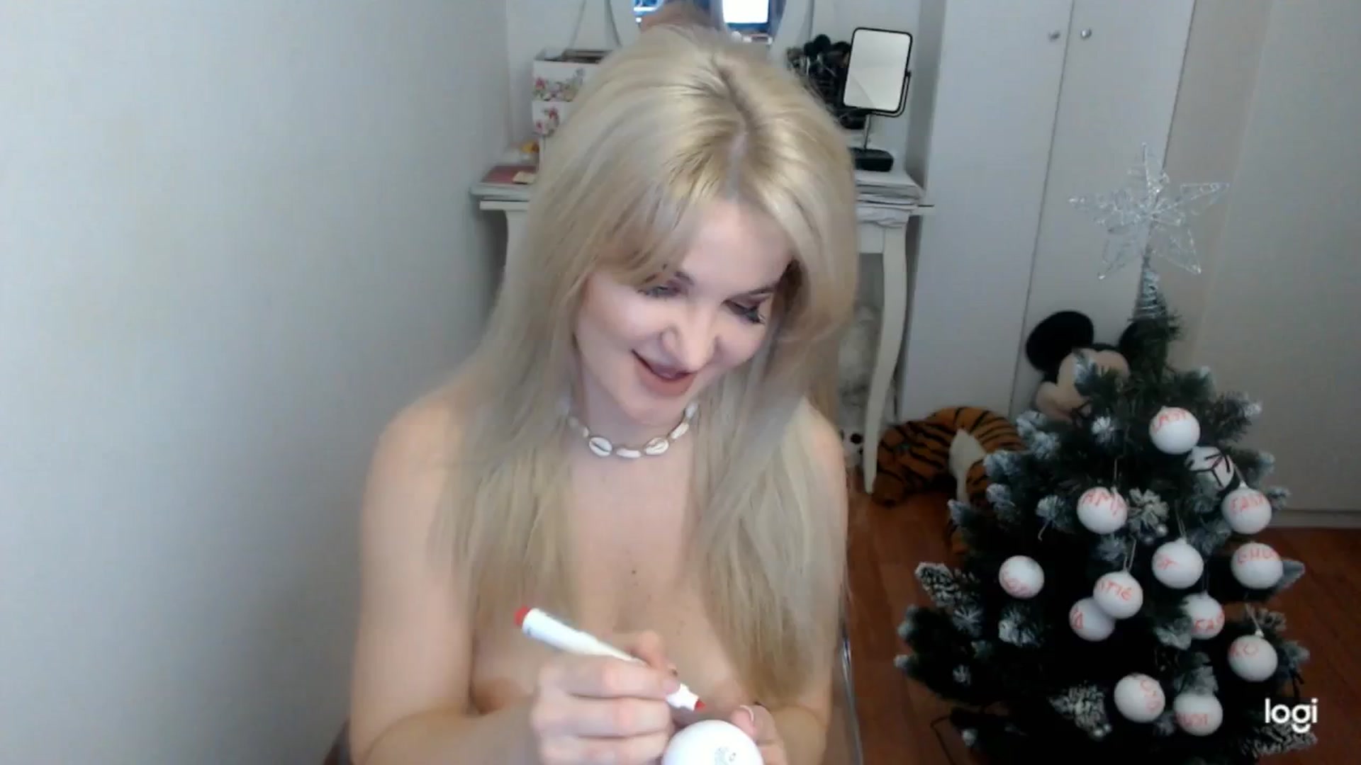 Gallery image thumbnail from AutumnJewel's myfreecams stream on, 12/09/2025, 07:56 image 9 of 20
