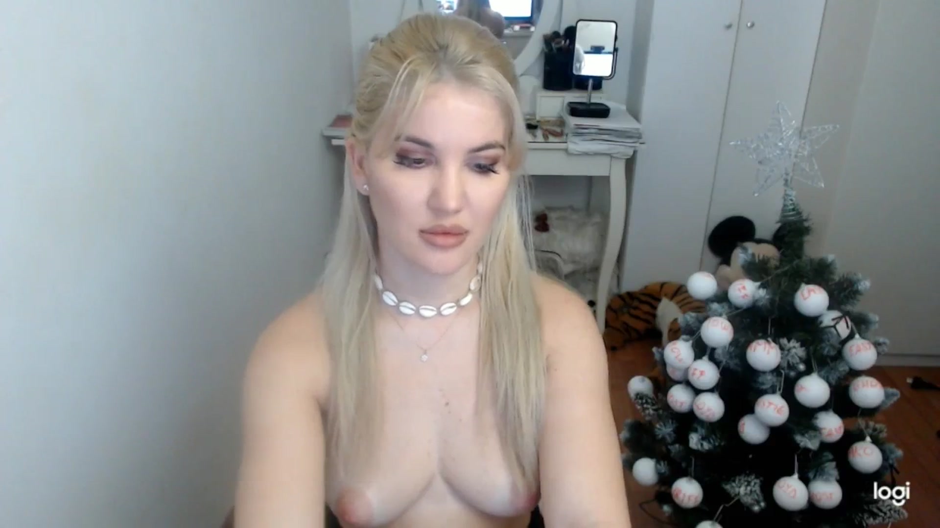 Gallery image thumbnail from AutumnJewel's myfreecams stream on, 12/10/2025, 09:28 image 3 of 20