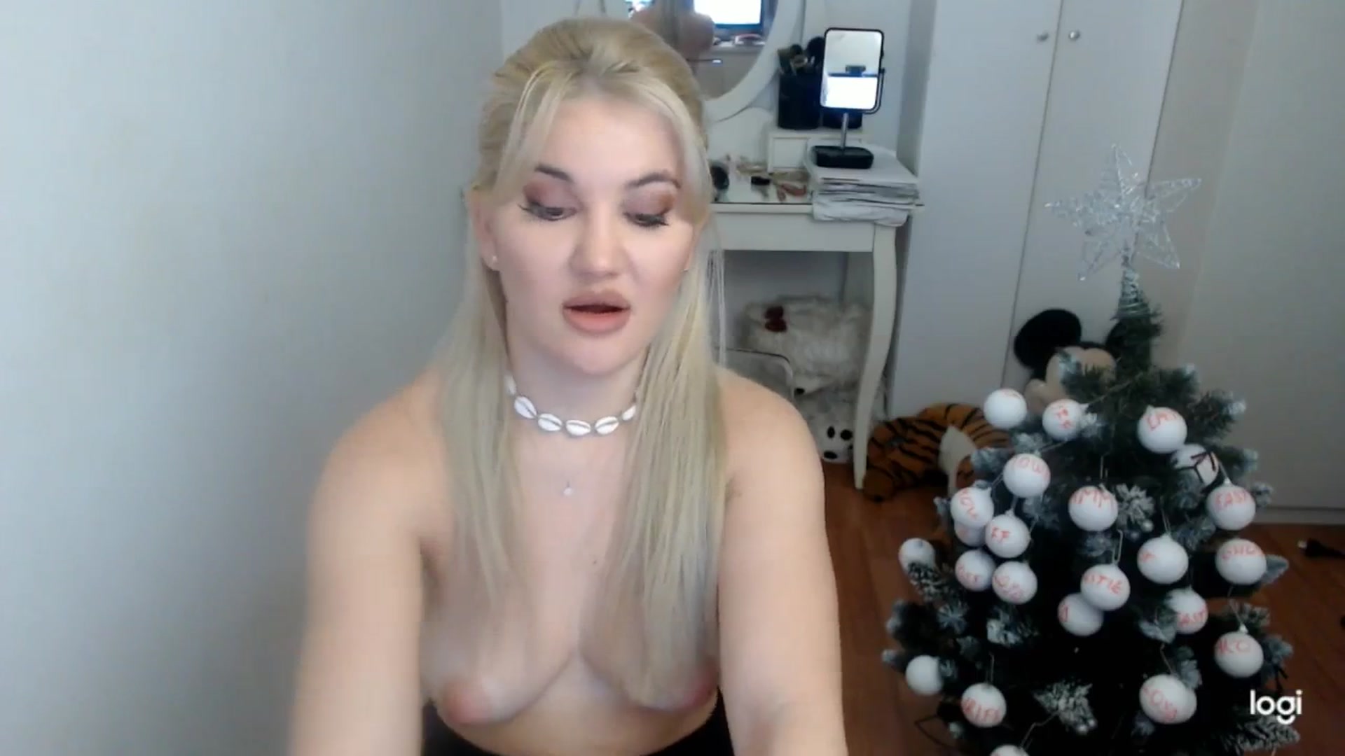 Gallery image thumbnail from AutumnJewel's myfreecams stream on, 12/10/2025, 09:28 image 8 of 20