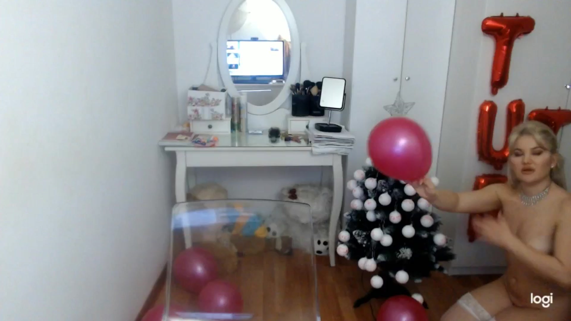 Gallery image thumbnail from AutumnJewel's myfreecams stream on, 12/12/2025, 10:00 image 13 of 20