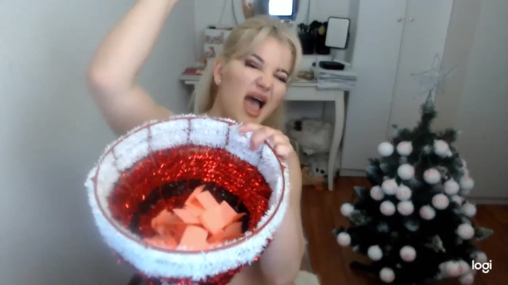 Gallery image thumbnail from AutumnJewel's myfreecams stream on, 12/14/2025, 09:29 image 8 of 20