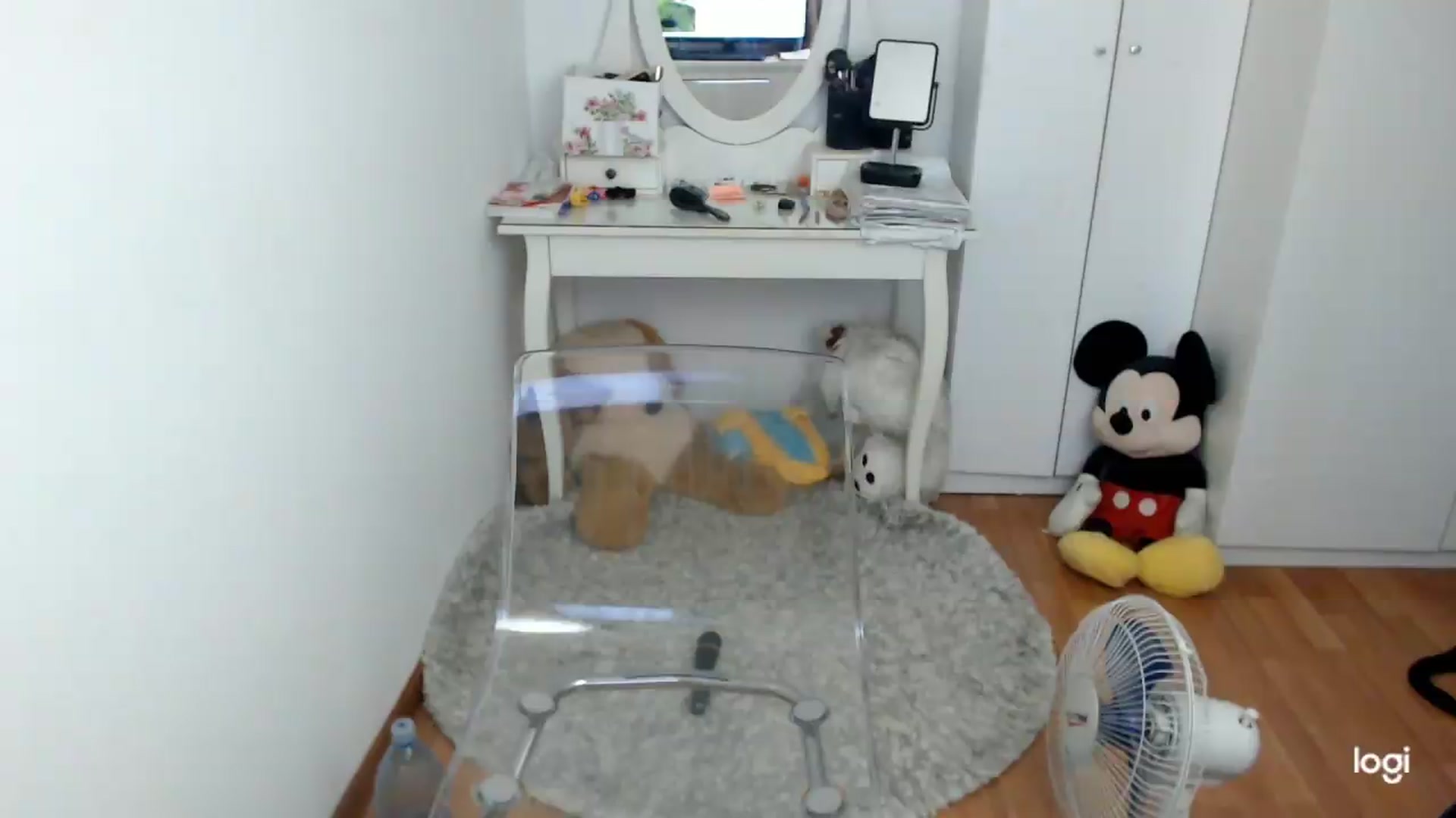 Gallery image thumbnail from AutumnJewel's myfreecams stream on, 09/18/2026, 08:07 image 17 of 20