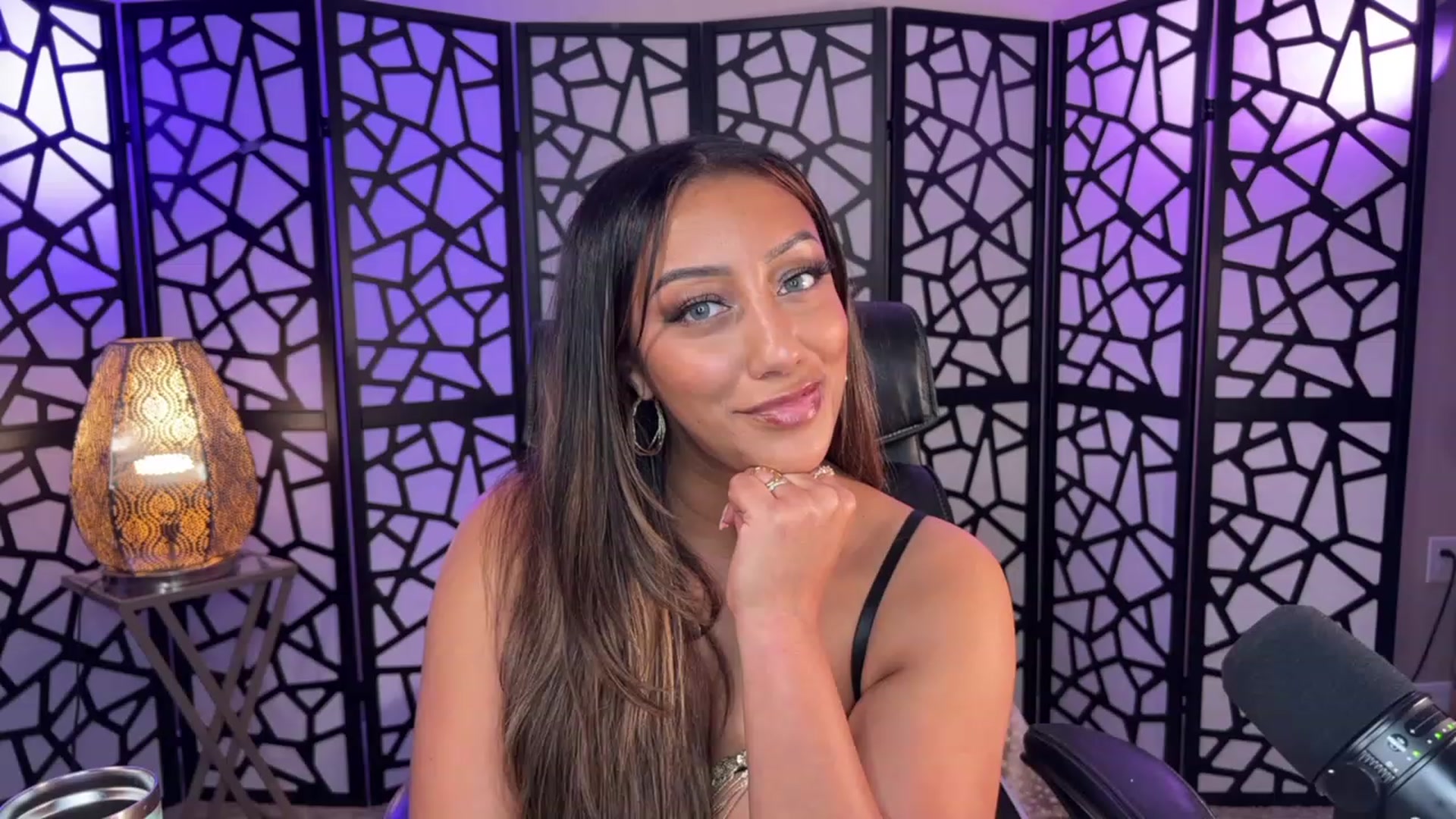 Gallery image thumbnail from Autumn_Ari's myfreecams stream on, 10/22/2023, 04:56 image 4 of 20