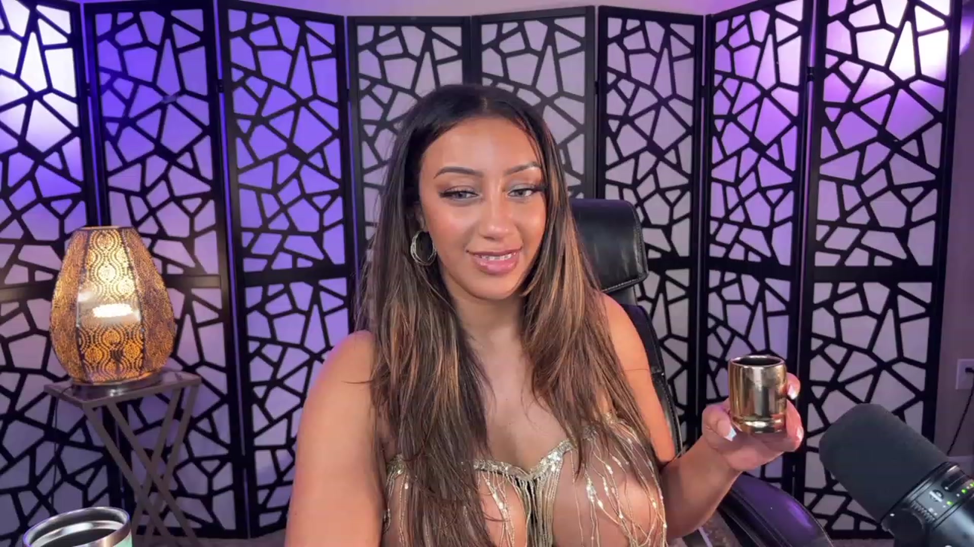 Gallery image thumbnail from Autumn_Ari's myfreecams stream on, 10/22/2023, 04:56 image 11 of 20