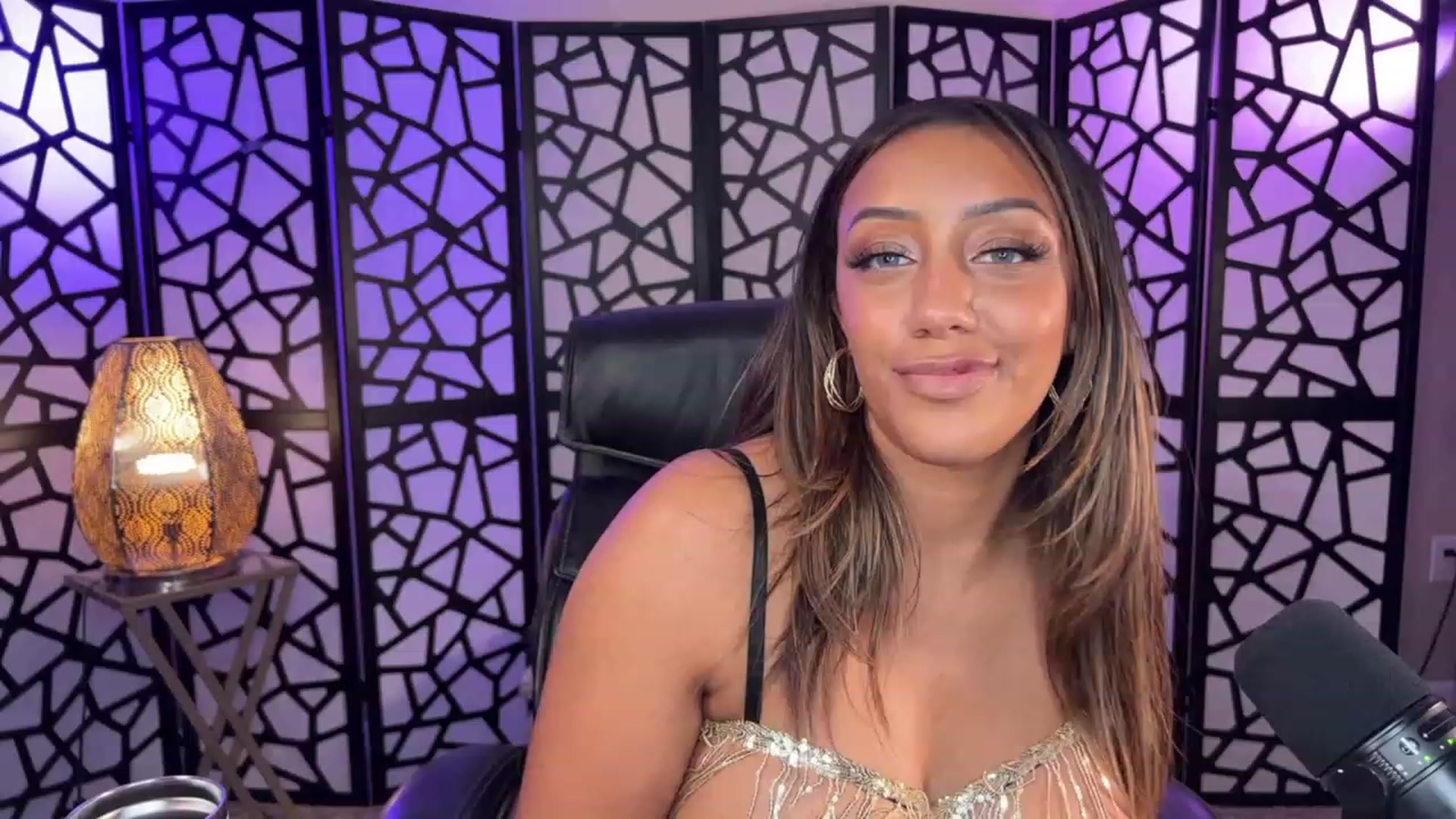 Gallery image thumbnail from Autumn_Ari's myfreecams stream on, 10/22/2023, 06:03 image 7 of 20