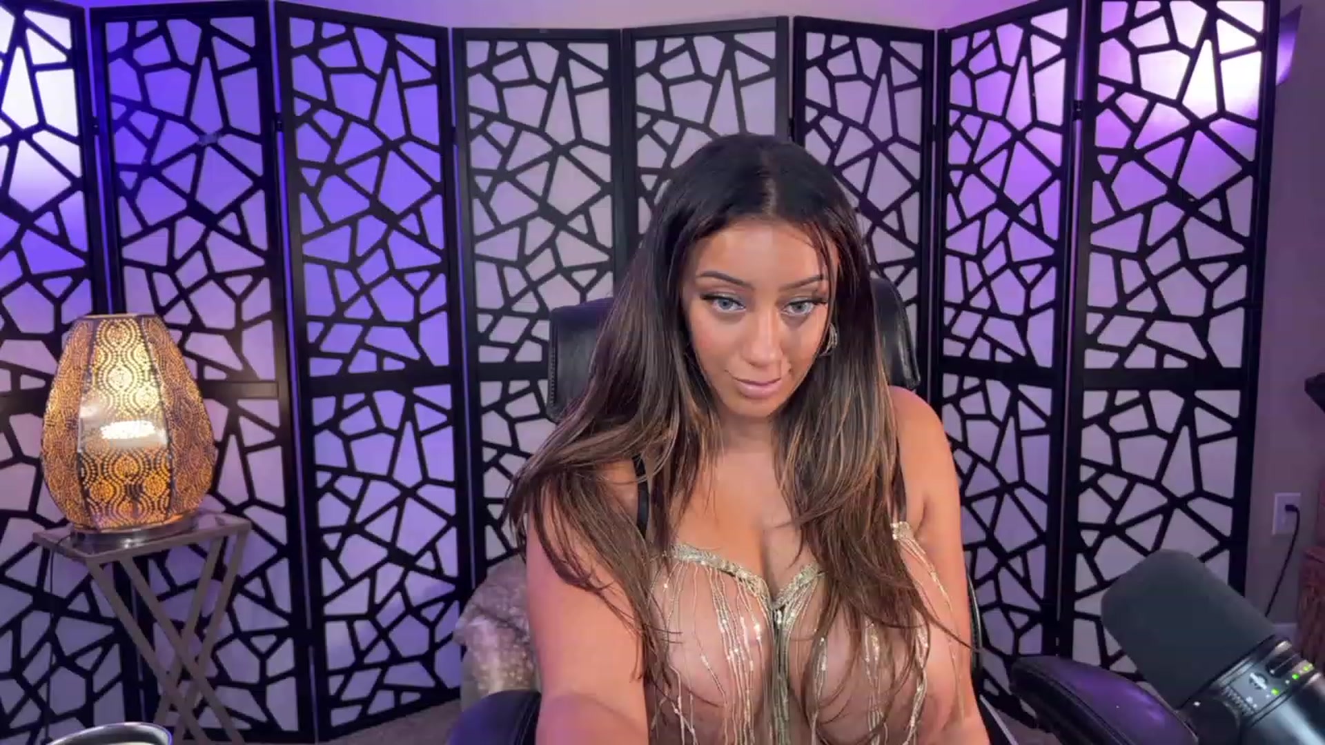 Gallery image thumbnail from Autumn_Ari's myfreecams stream on, 10/22/2023, 06:03 image 10 of 20