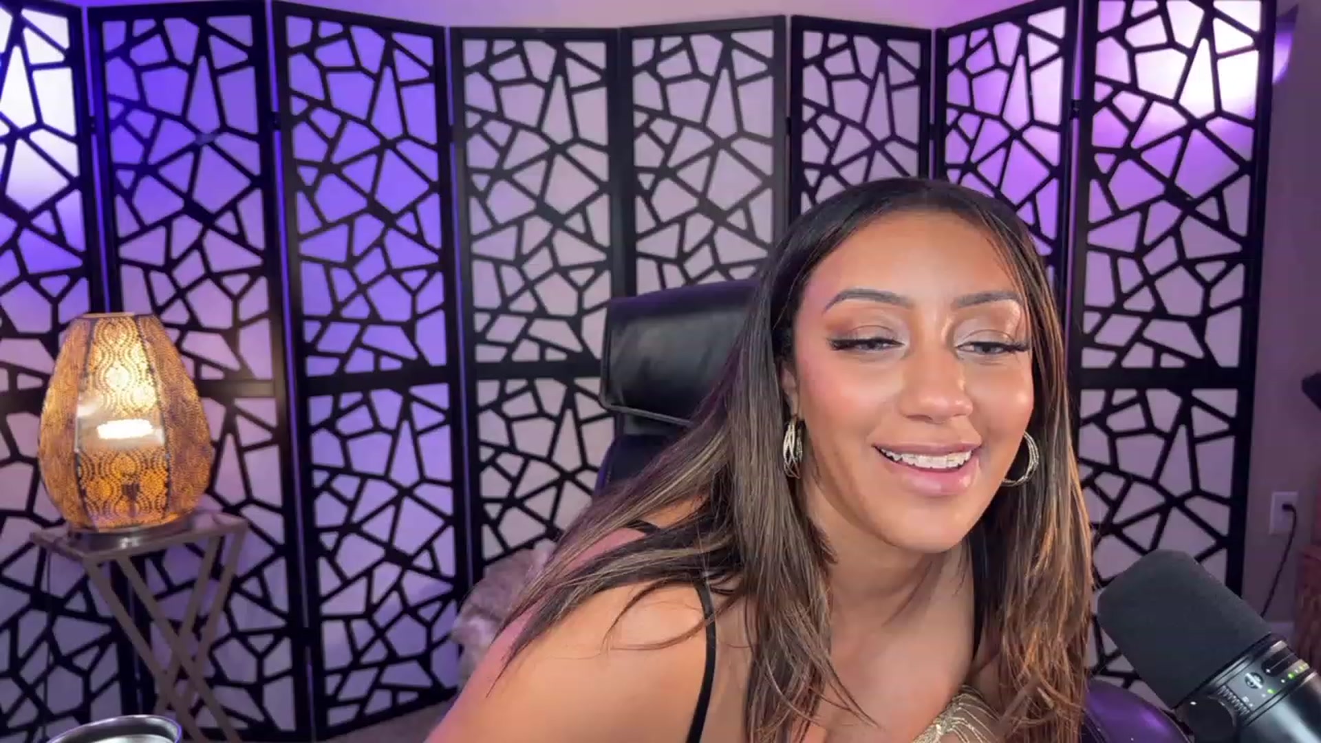 Gallery image thumbnail from Autumn_Ari's myfreecams stream on, 10/22/2023, 06:03 image 11 of 20