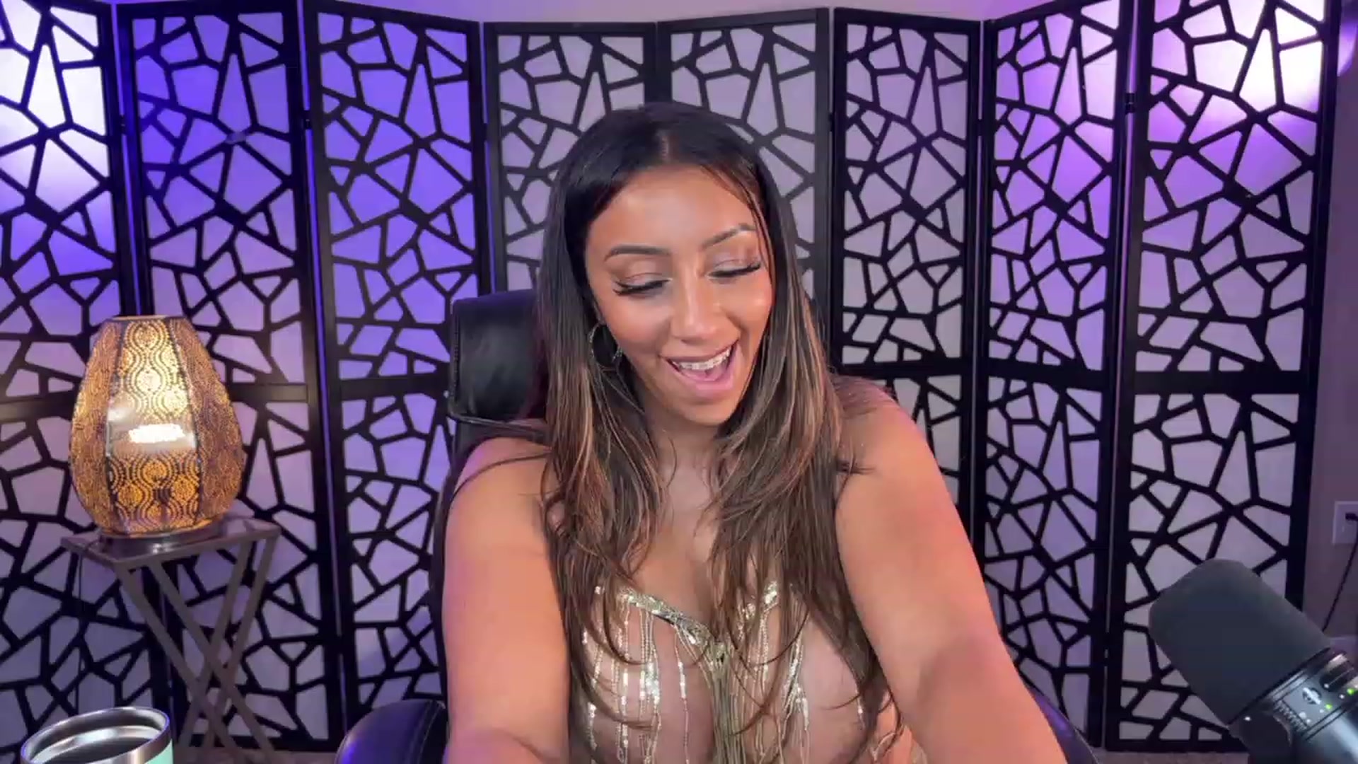 Gallery image thumbnail from Autumn_Ari's myfreecams stream on, 10/22/2023, 06:03 image 3 of 20