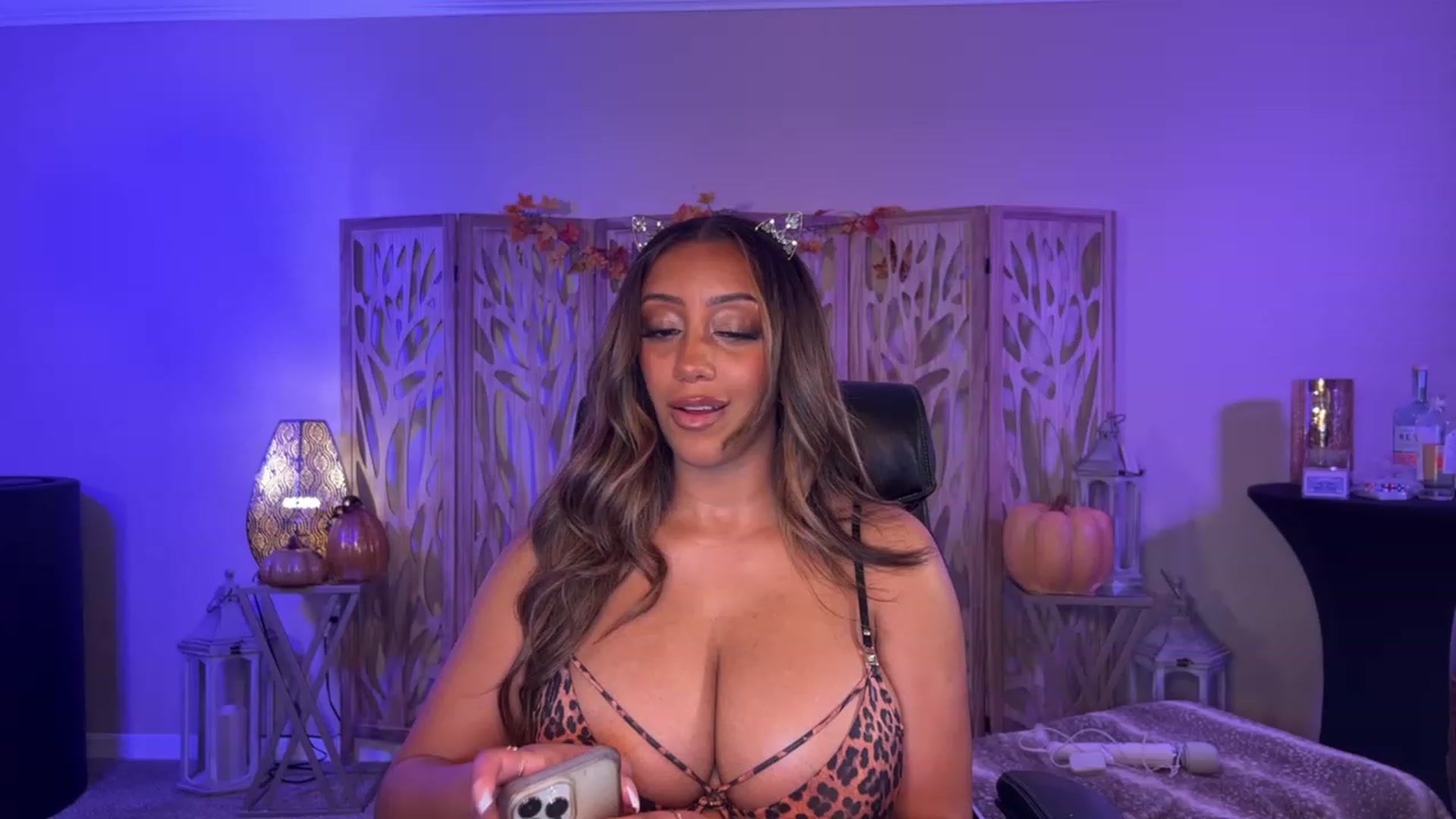 Gallery image thumbnail from Autumn_Ari's myfreecams stream on, 10/28/2023, 02:14 image 14 of 20