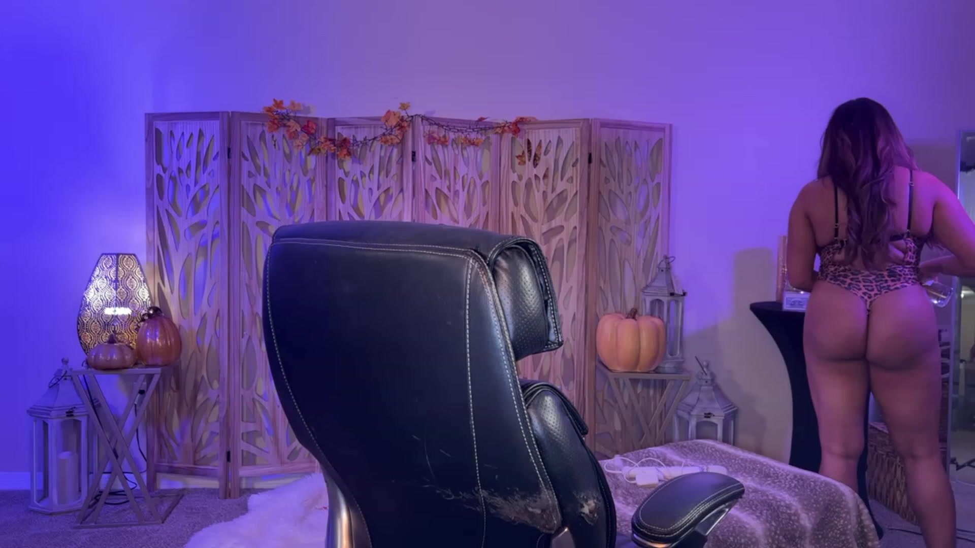 Gallery image thumbnail from Autumn_Ari's myfreecams stream on, 10/28/2023, 04:15 image 14 of 20
