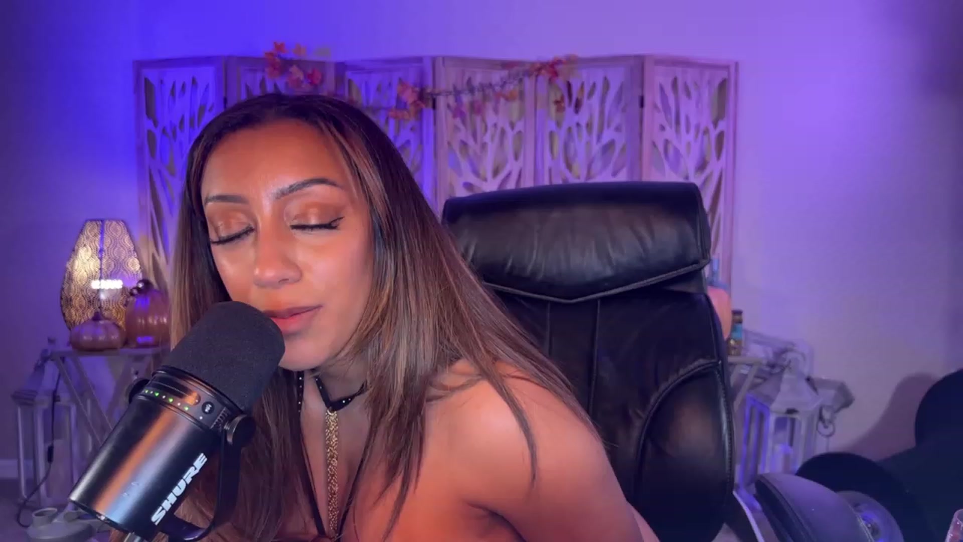 Gallery image thumbnail from Autumn_Ari's myfreecams stream on, 11/04/2023, 06:15 image 17 of 20