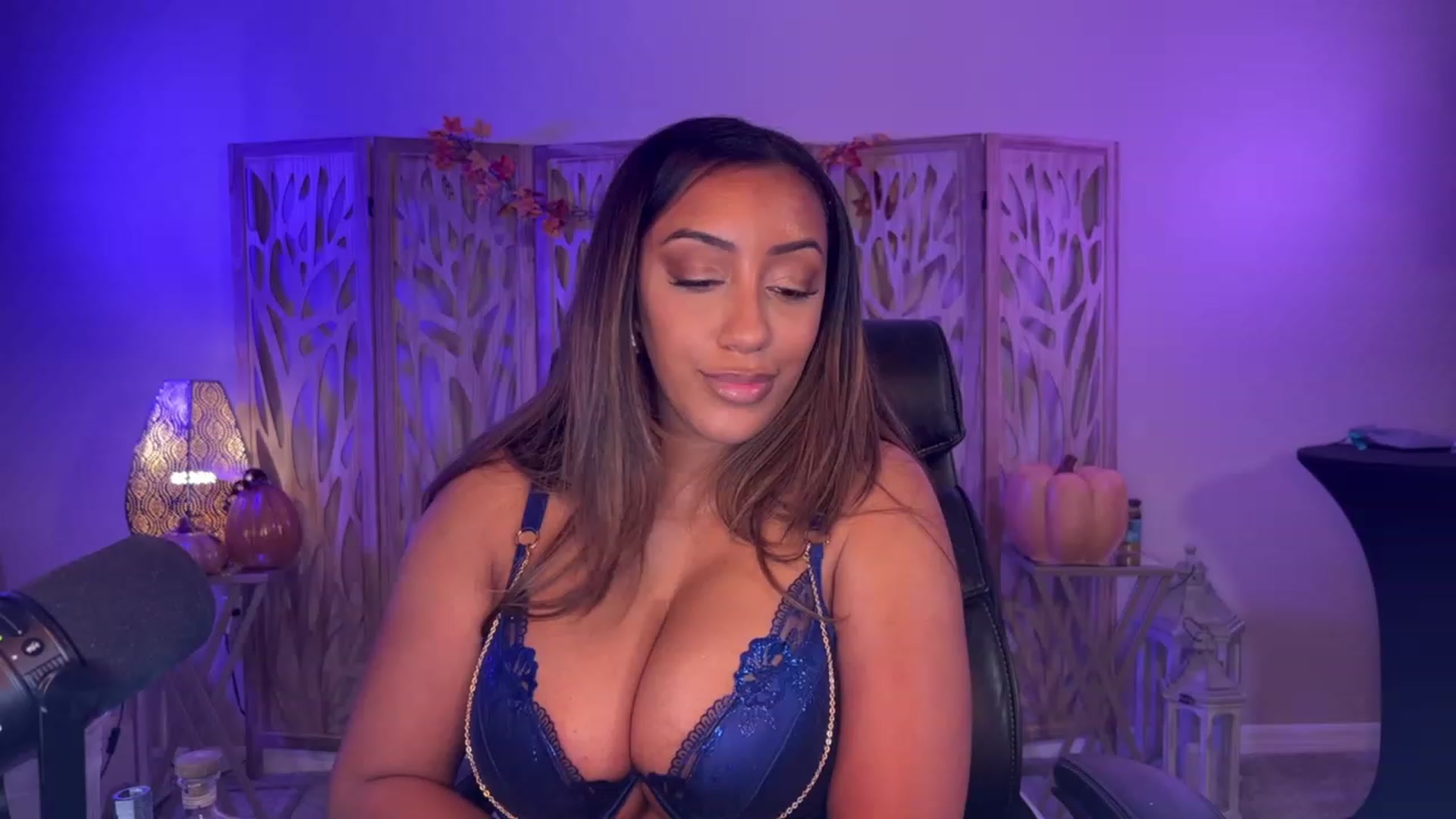 Gallery image thumbnail from Autumn_Ari's myfreecams stream on, 11/10/2023, 03:24 image 11 of 20