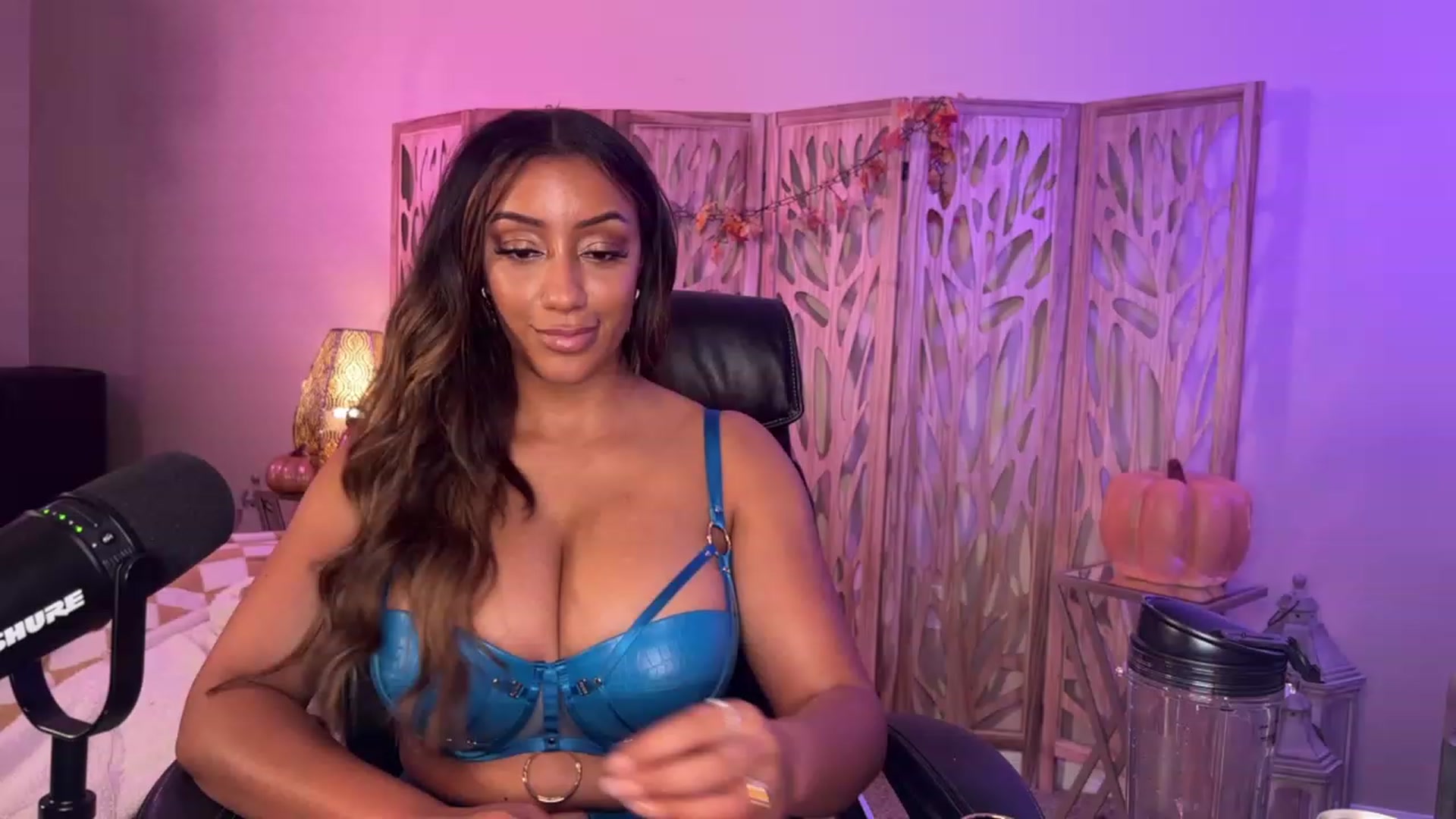 Gallery image thumbnail from Autumn_Ari's myfreecams stream on, 11/11/2023, 07:23 image 8 of 20